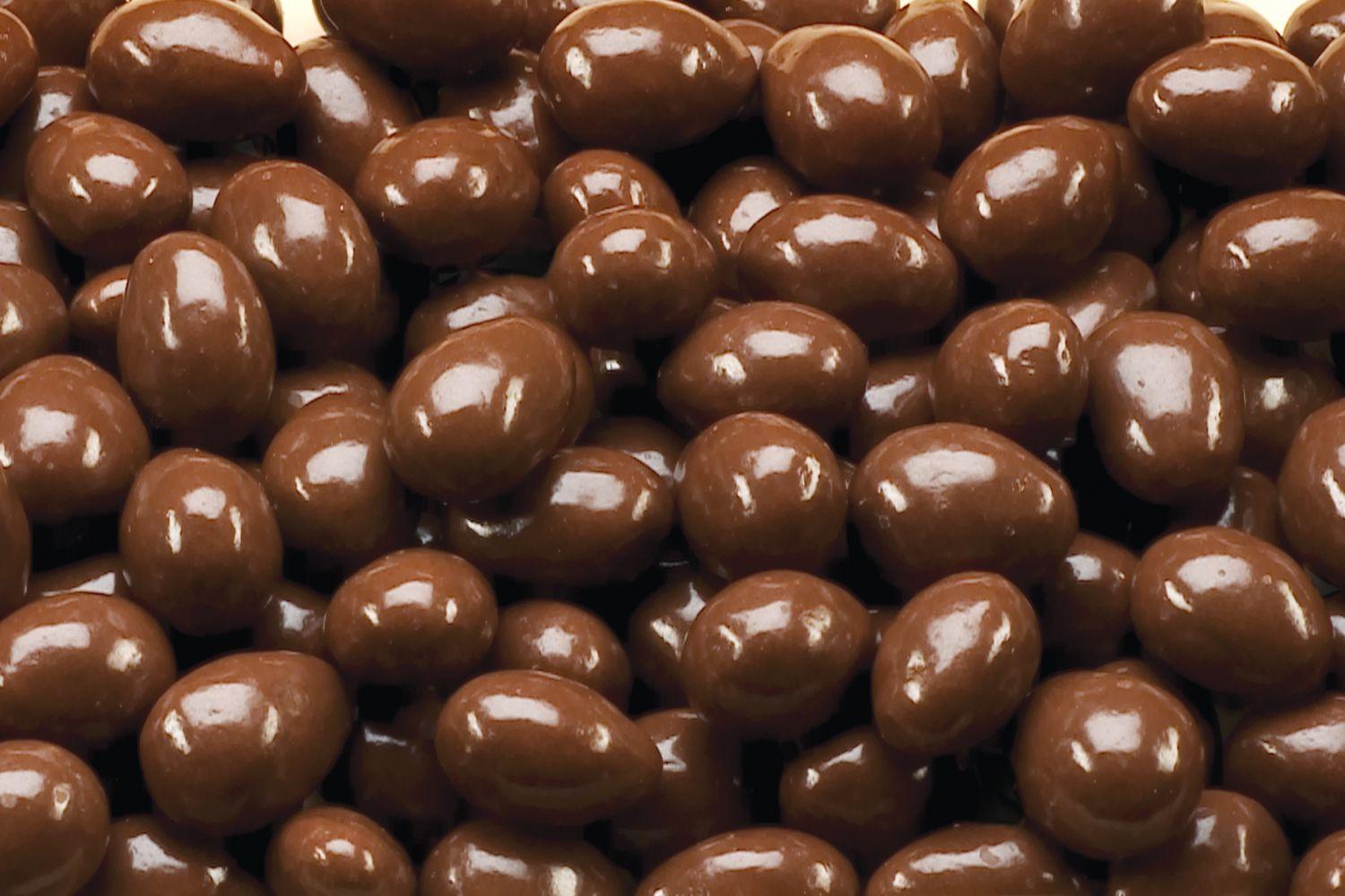 1500x1000 Chocolate With Almonds Wallpaper