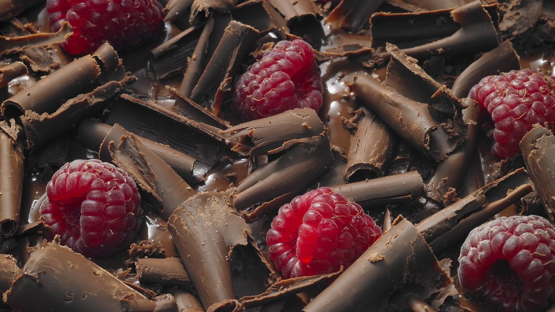 1920x1080 Raspberries And Chocolate HD Wallpaperx1080