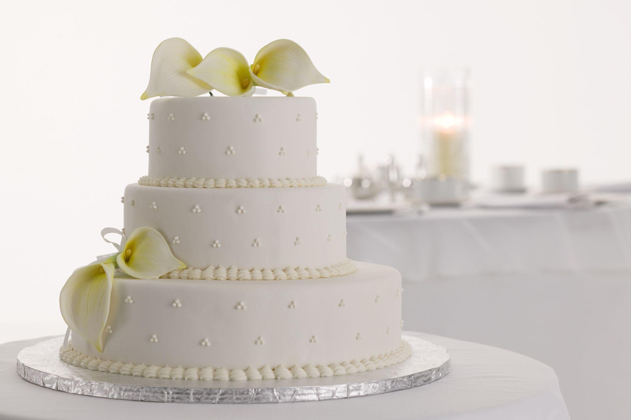 2124x1413 White wedding cakes