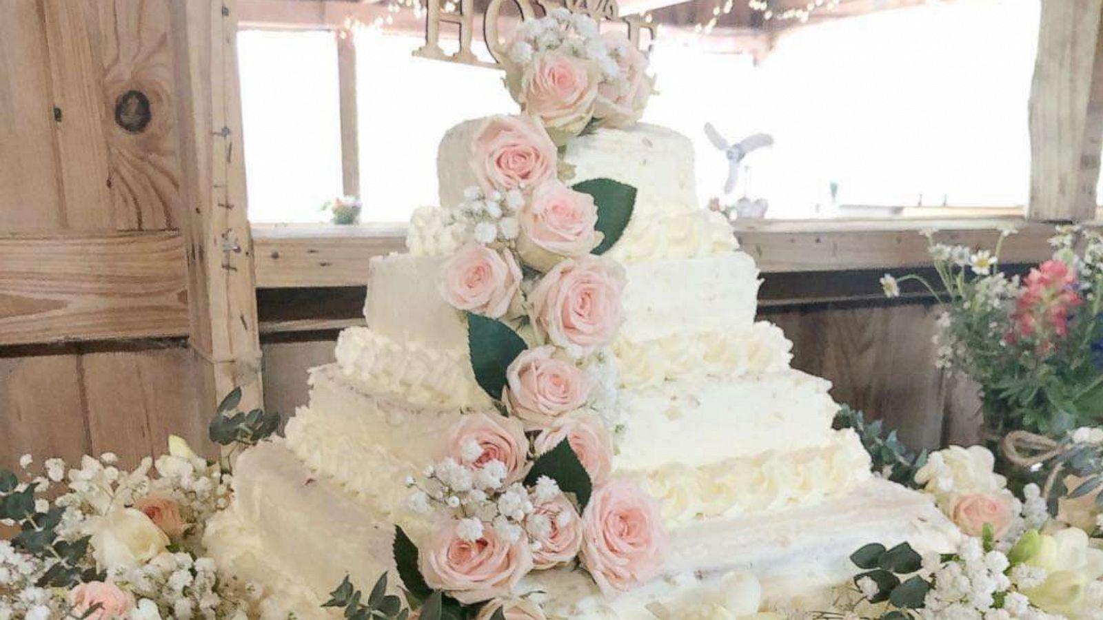 1600x900 This DIY Costco wedding cake hack with Trader Joe's flowers only