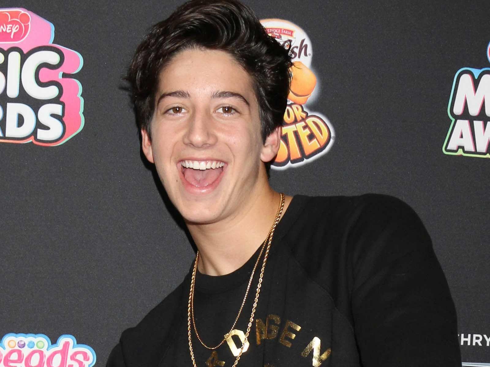 1600x1200 Milo Manheim's 'DWTS' Deal: It Pays to Be Too Old for 'Juniors'