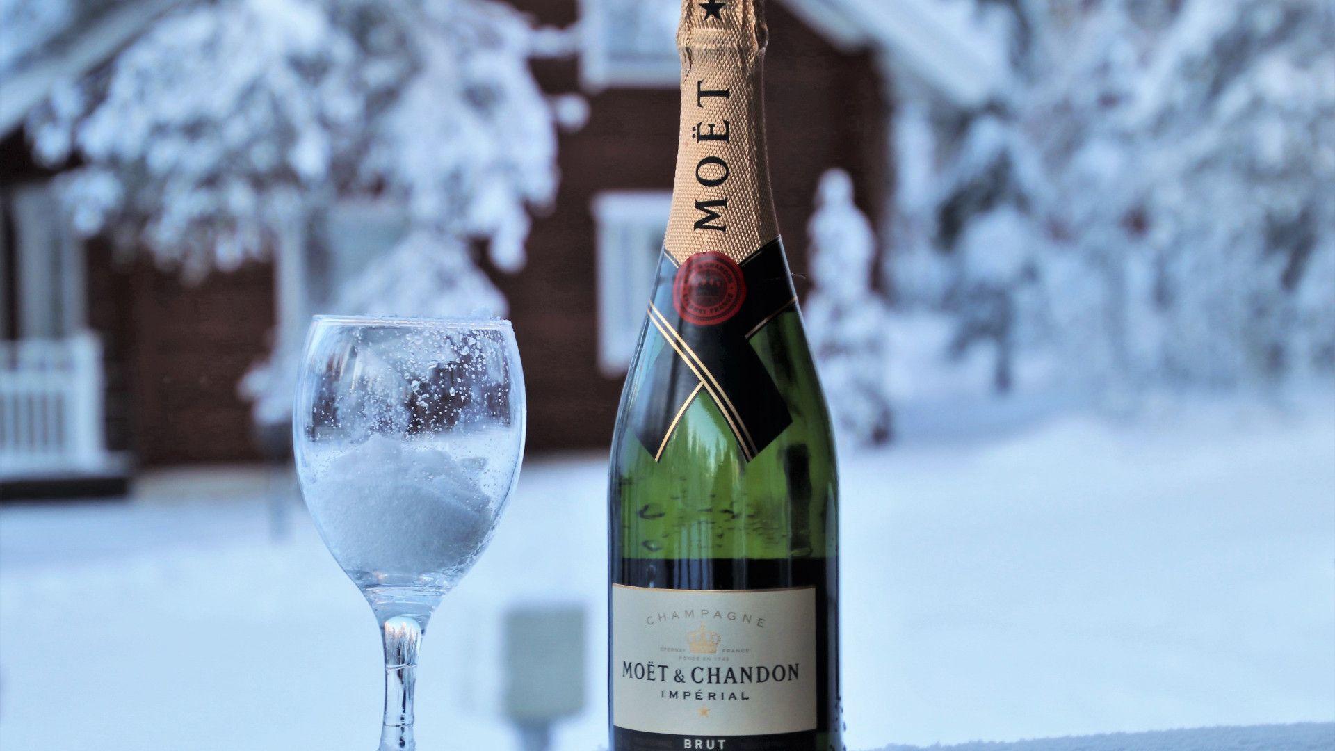 Buy MOET & CHANDON CHAMPAGNE NECTAR IMPERIAL ROSE LIMITED WITH MARCELO  BURLON FRANCE 750ML