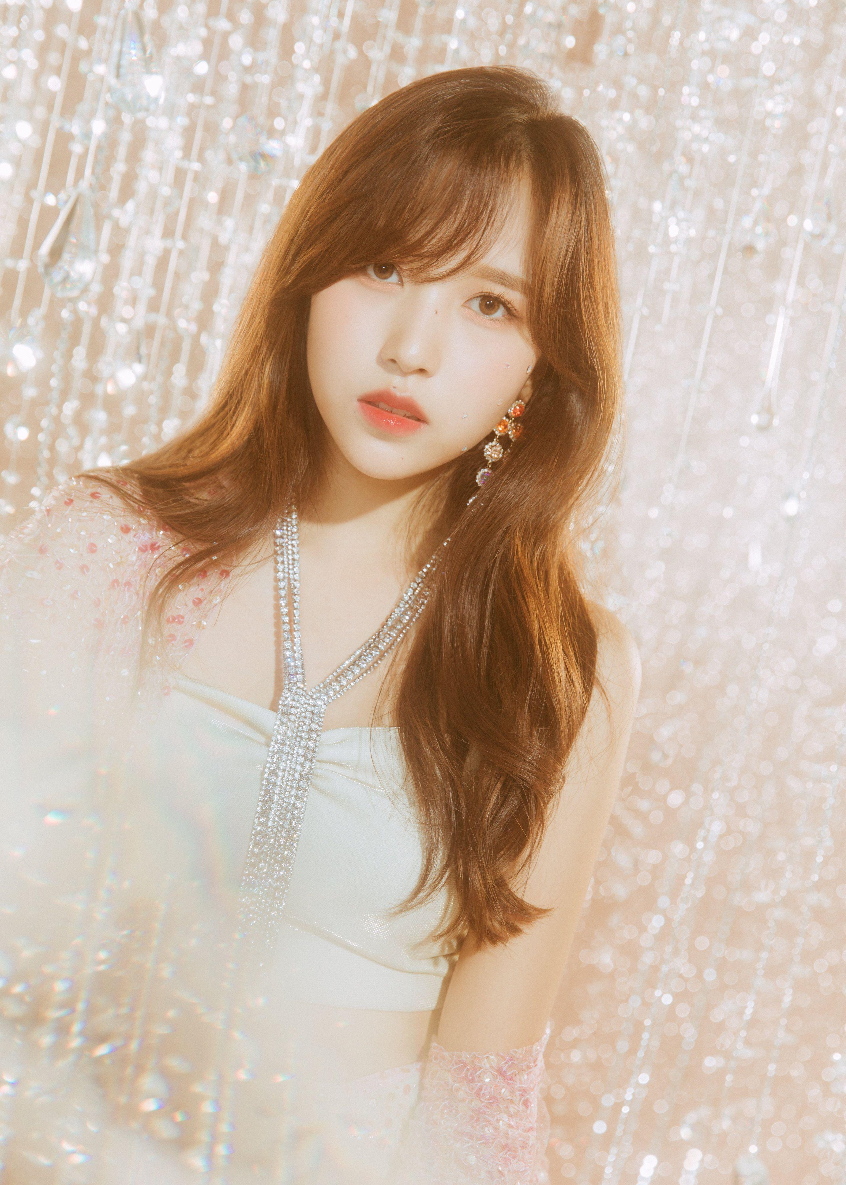 2857x4000 Sana Feel Special Wallpaper