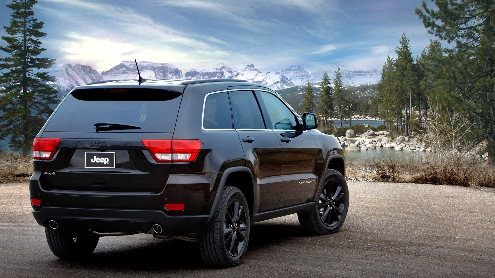 1920x1080 Jeep Grand Cherokee Rear Desktop Wallpaper