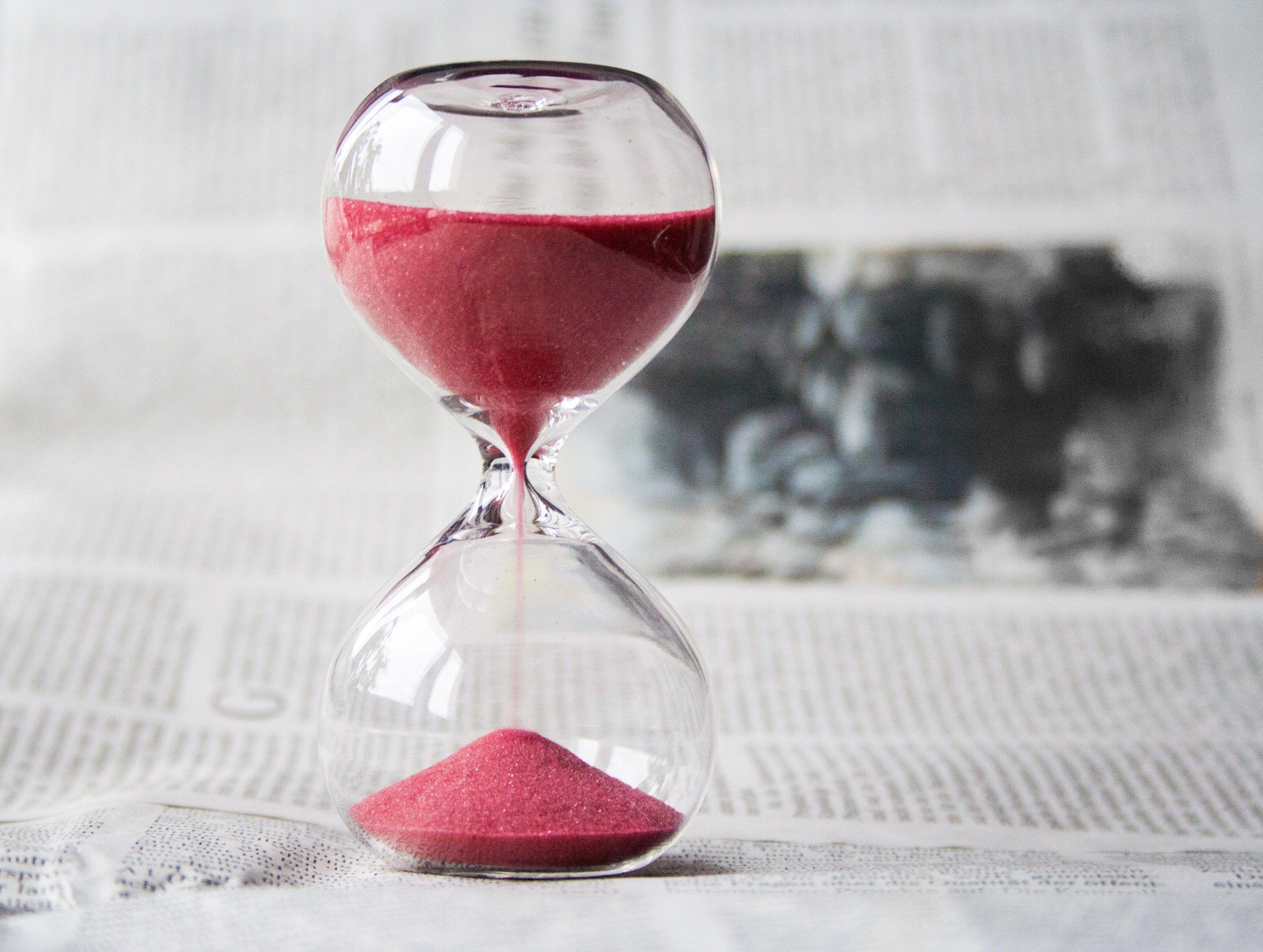 3056x2304 hourglass #time #hours #sand #clock #egg timer wallpaper