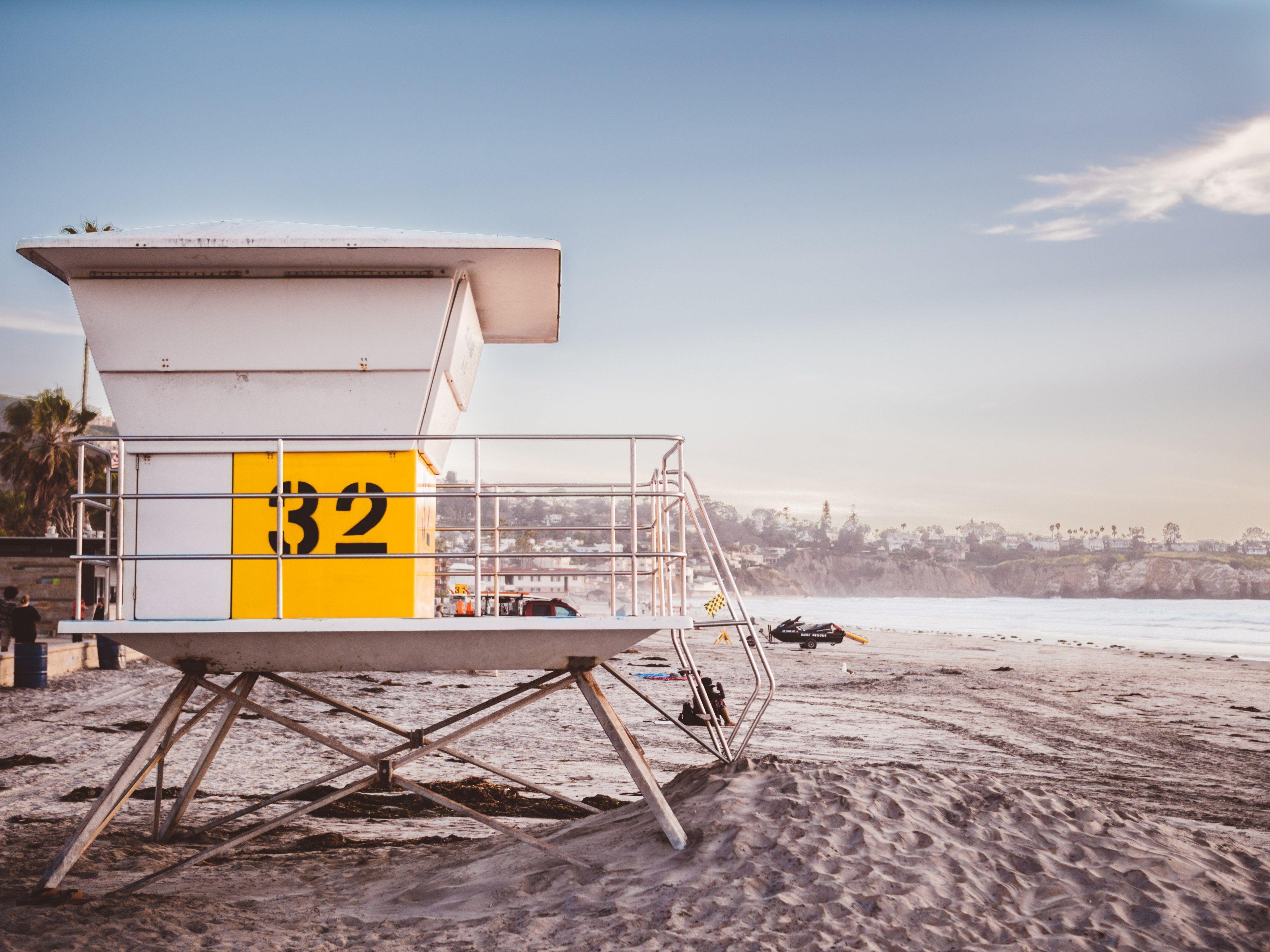 3840x2880 lifeguard station number 32 at the la jolla shores sand beachbeach