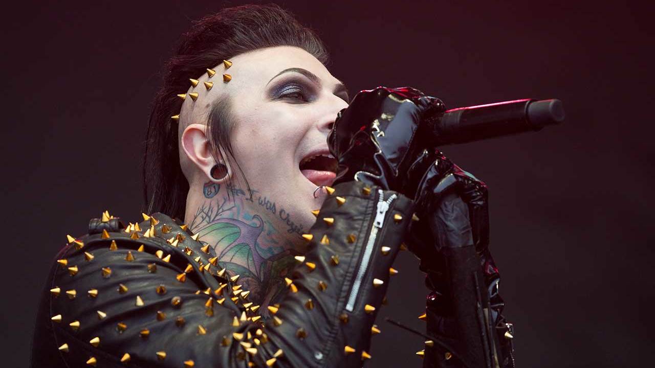 Chris Motionless Wallpapers Top Free Chris Motionless Backgrounds Wallpaperaccess 