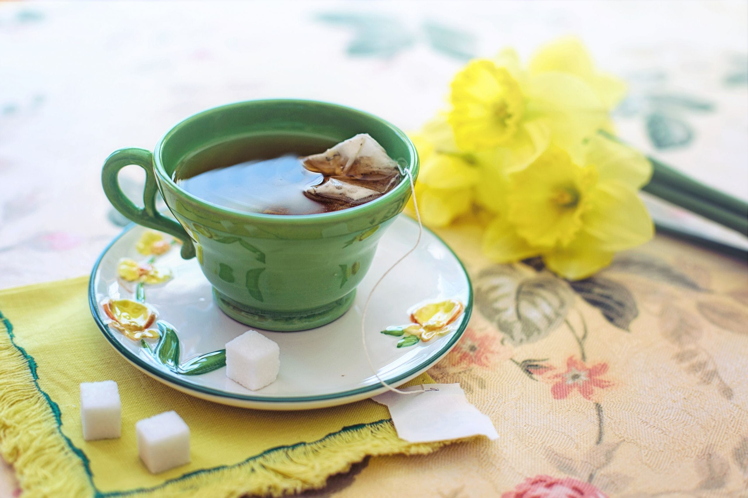 2560x1707 HD A Cup of Tea Wallpaper