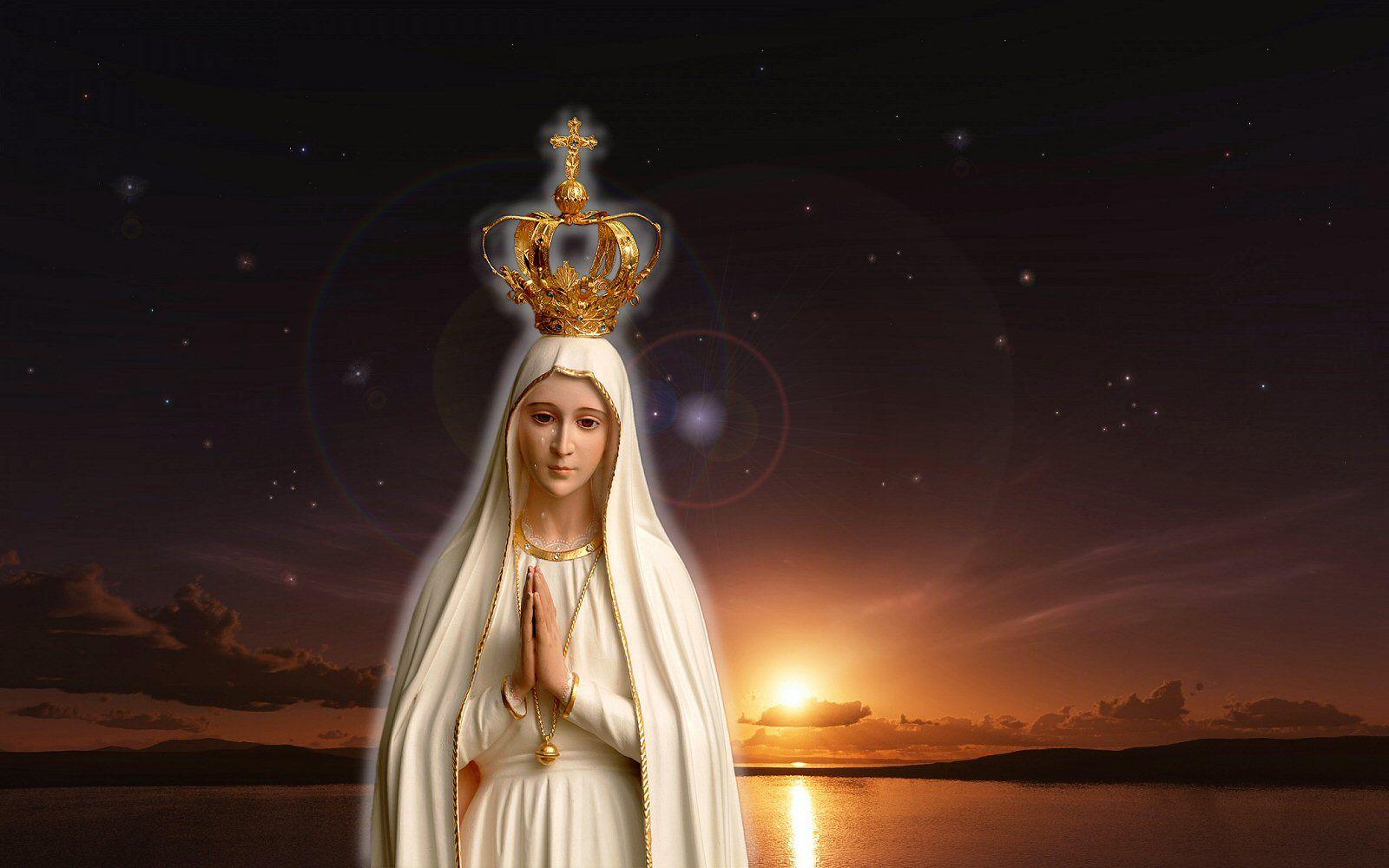 2473 Our Lady Of Fatima Stock Photos HighRes Pictures and Images   Getty Images