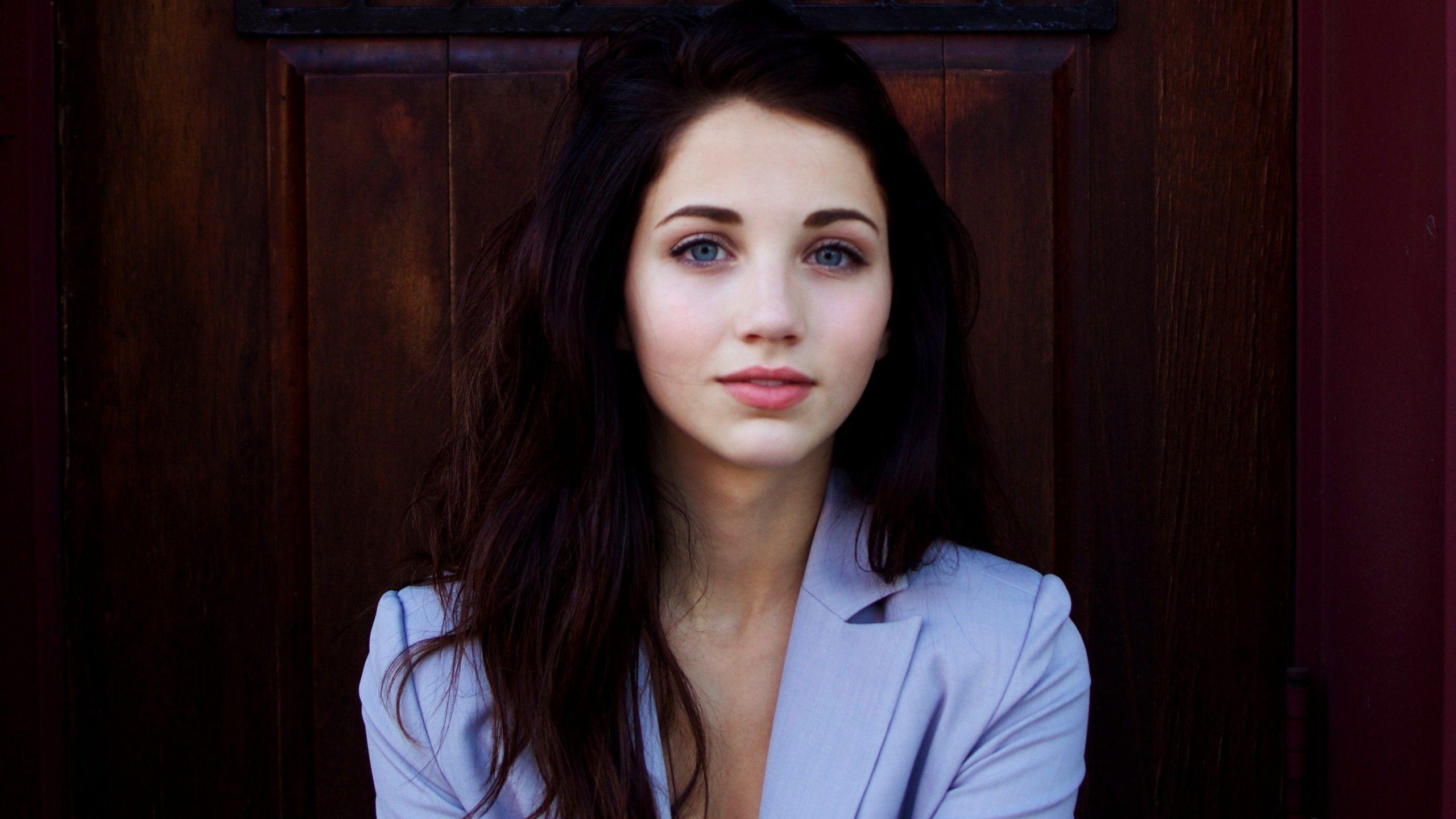 2560x1440 Emily Rudd HD Wallpaper Desktop Image and Photo