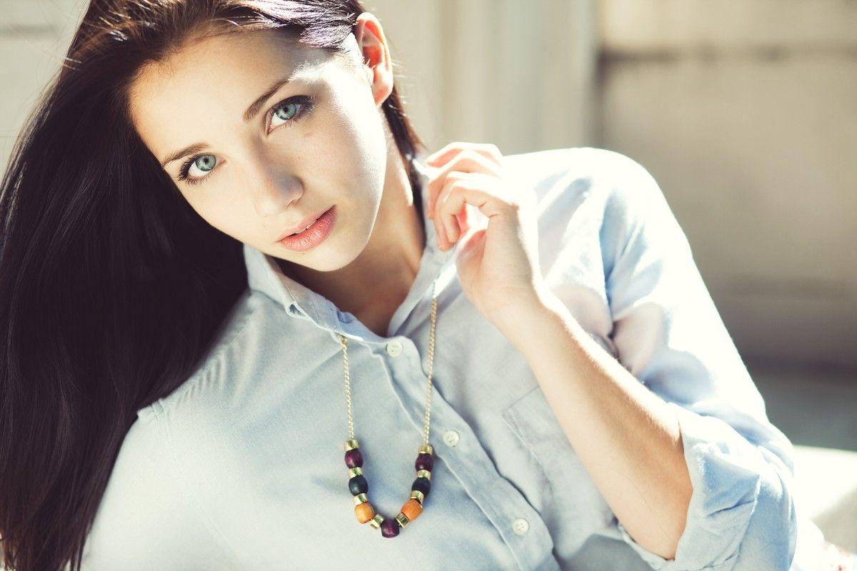 1200x800 women, people, green eyes, Emily Rudd wallpaper