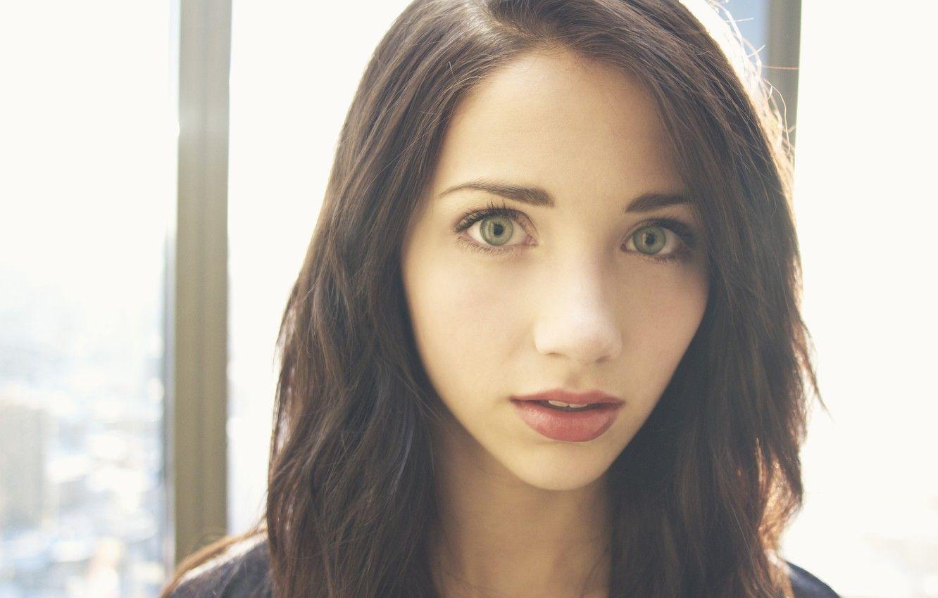 1332x850 Wallpaper girl, face, model, model, brunette, EMILY RUDD image