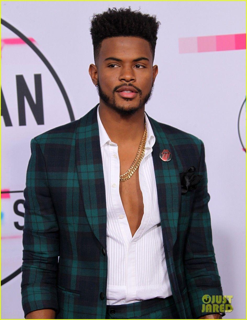 944x1222 Grown Ish Wallpaper