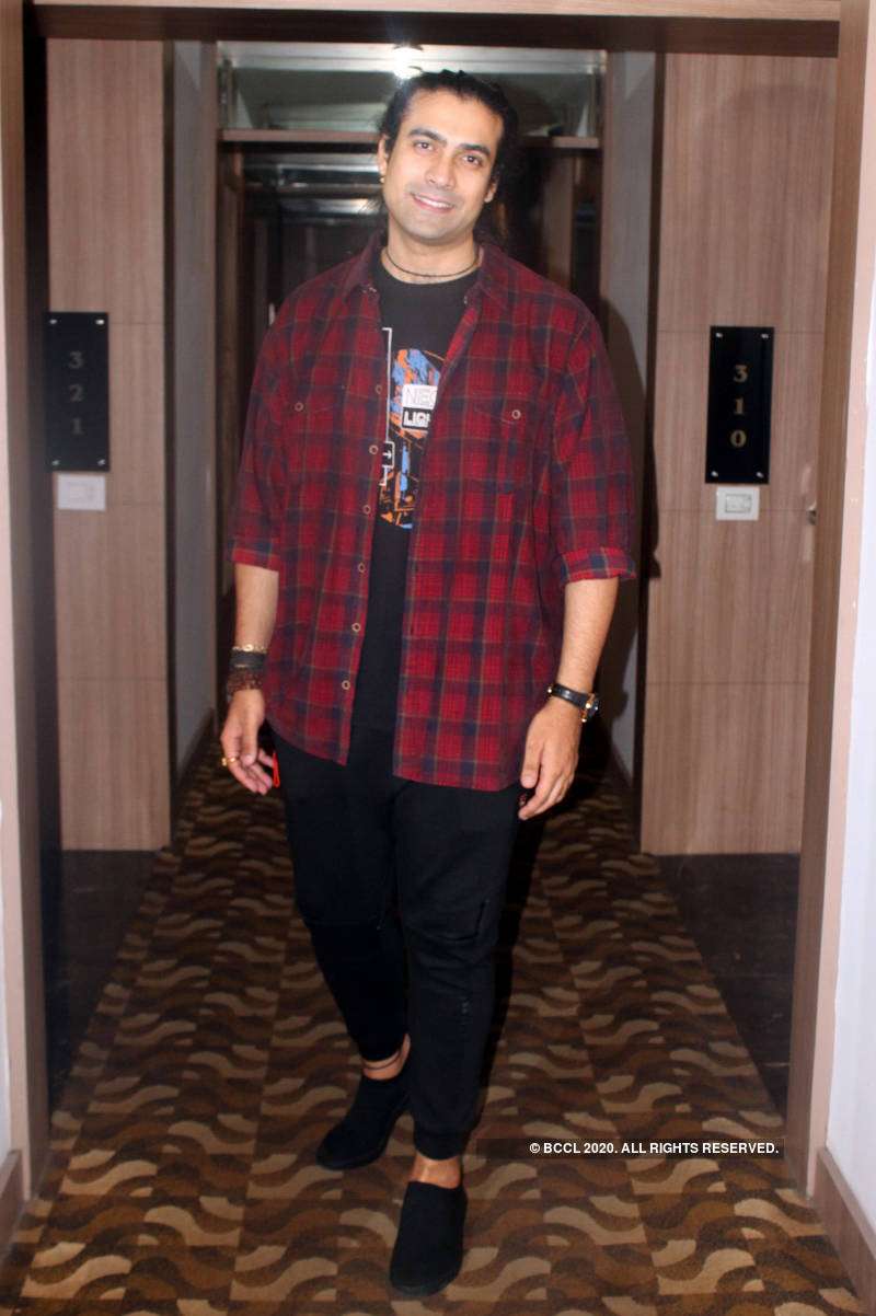 800x1202 Asha Nautiyal Photo. Image of Asha Nautiyal of India