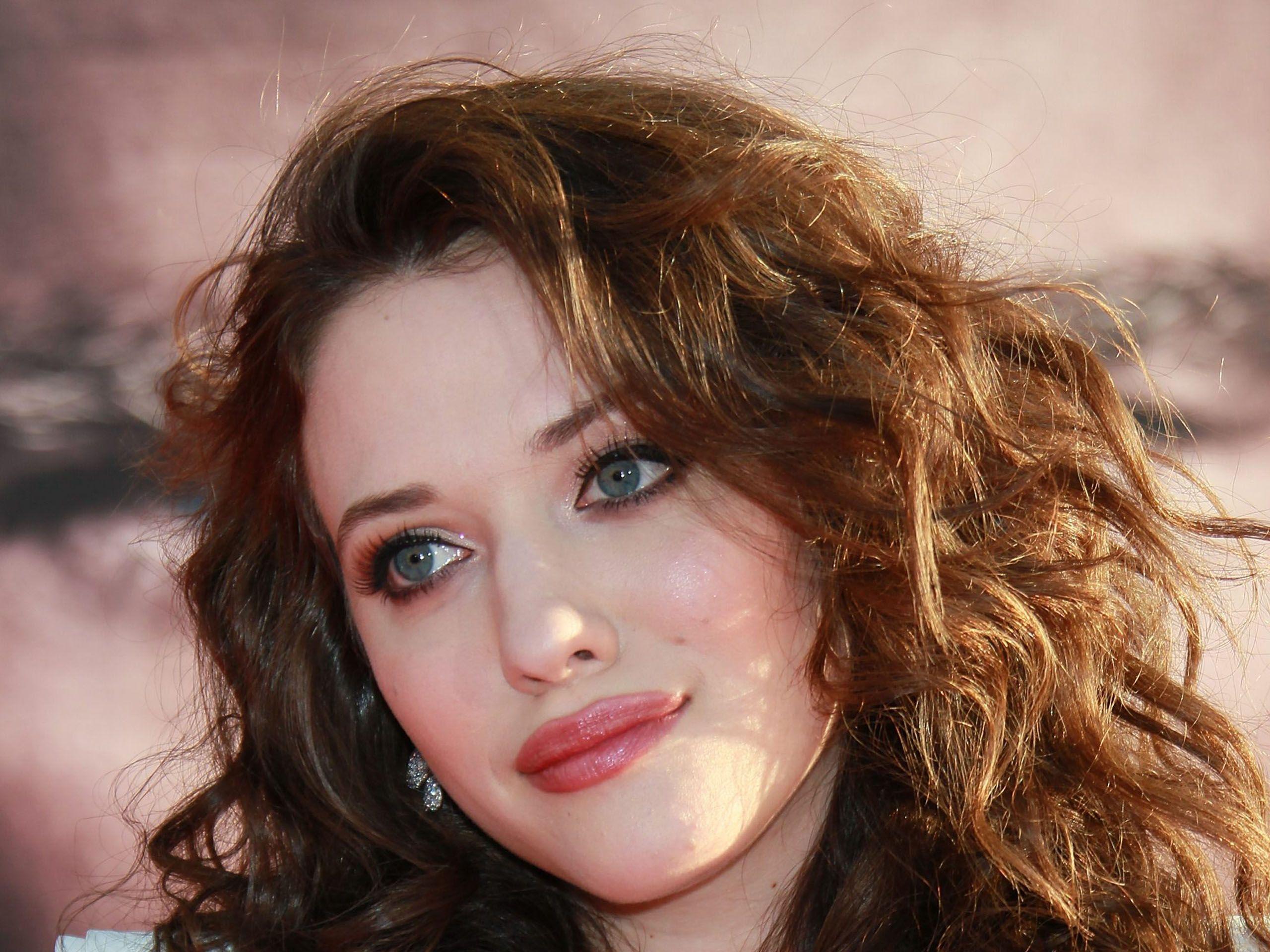 2560x1920 Kat Dennings Wallpaper. Android KitKat