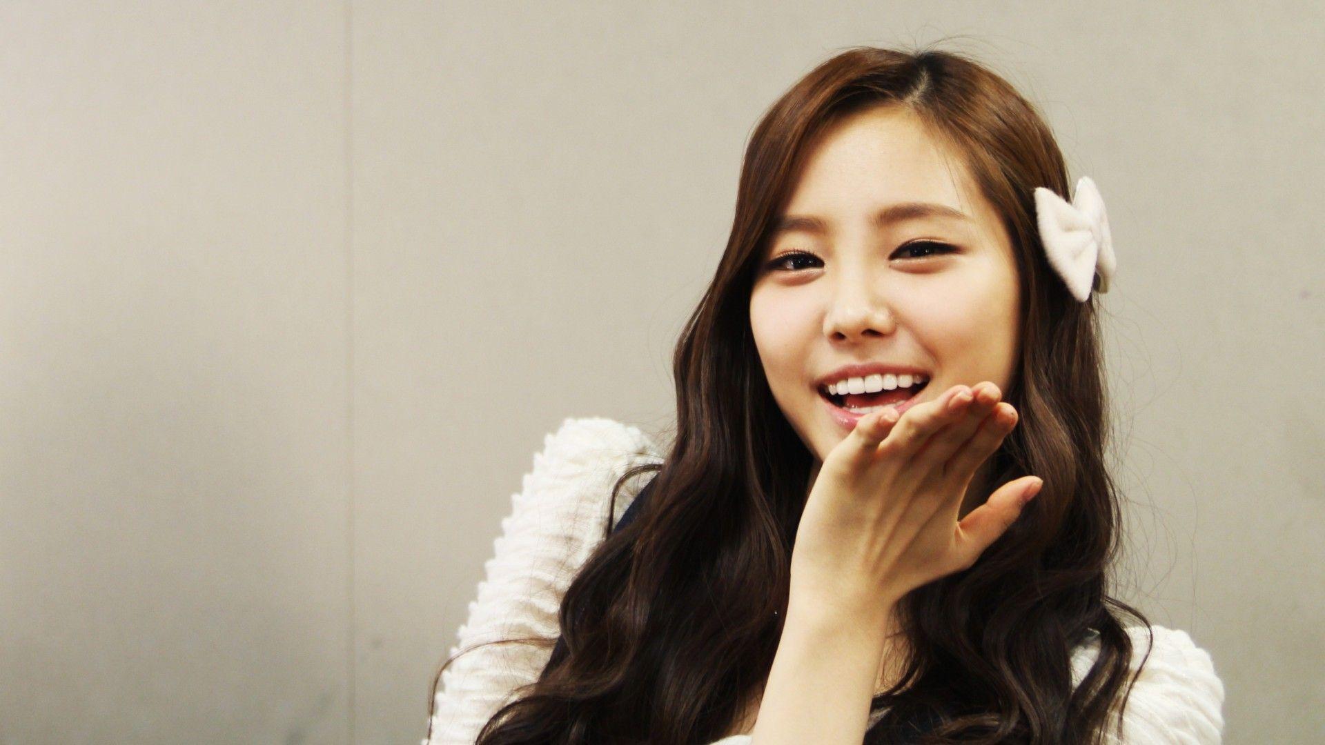 1920x1080 Naeun Wallpaper