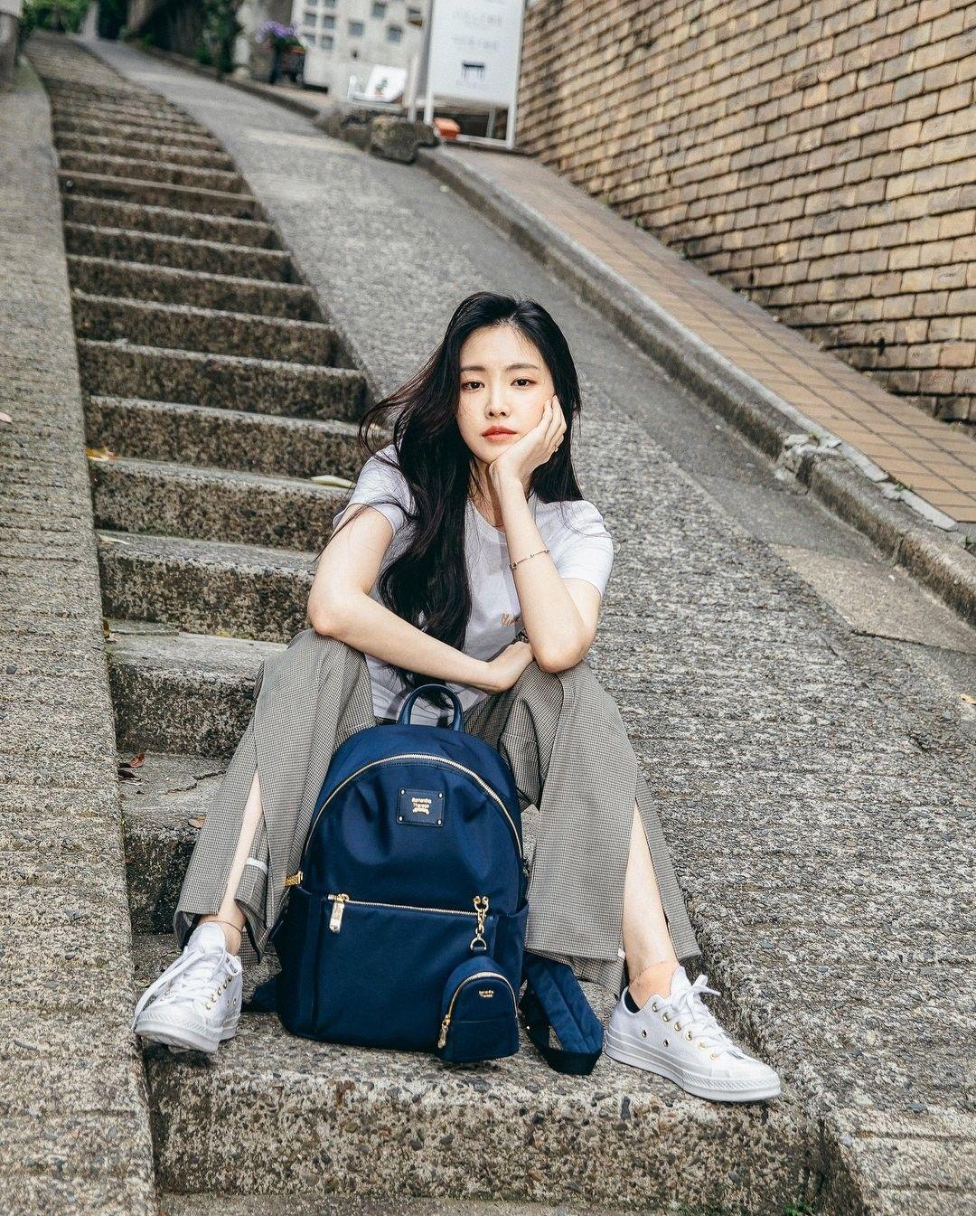 1080x1345 Son Na Eun Wallpaper