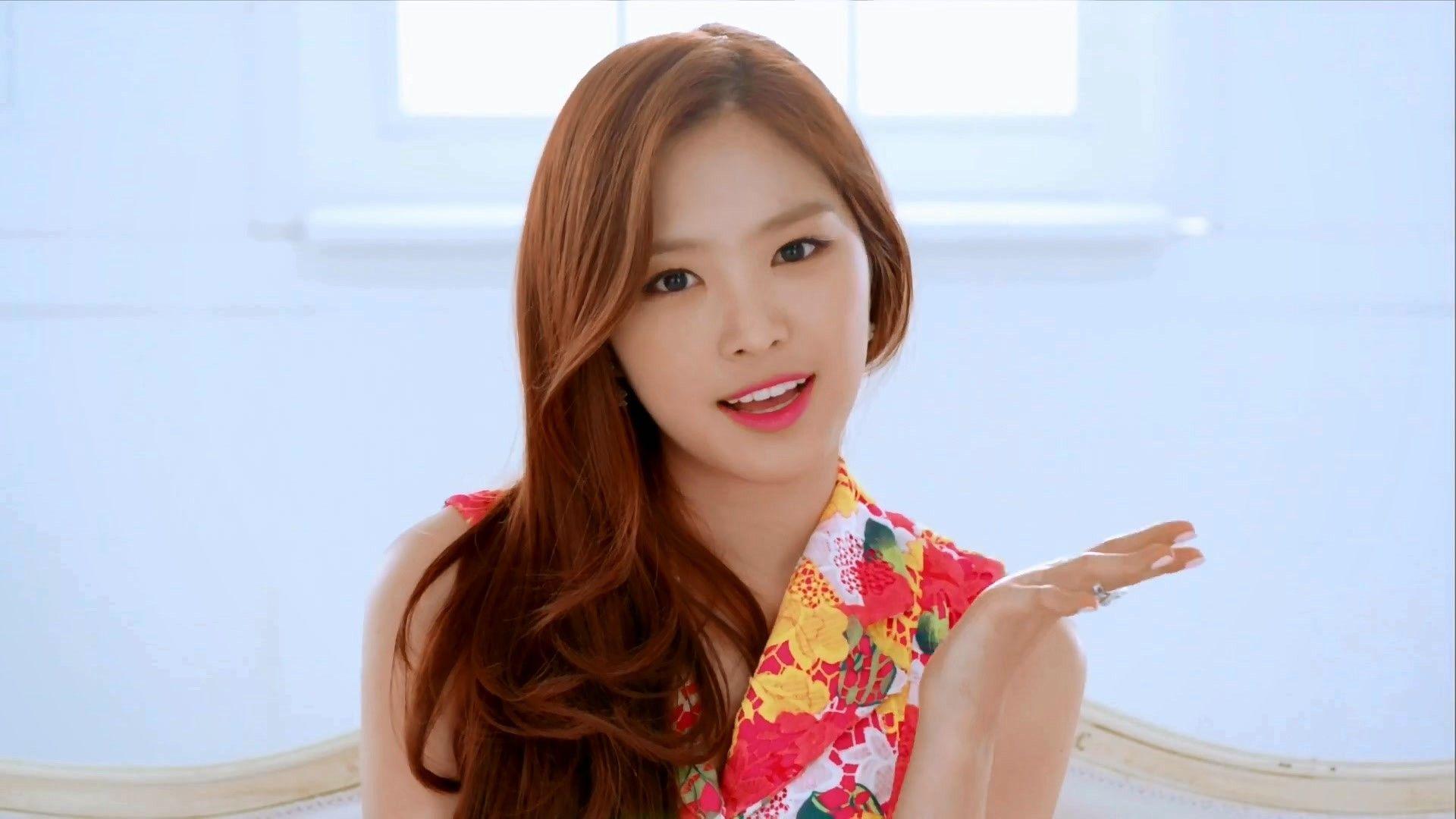 1920x1080 Son Na Eun Wallpaper
