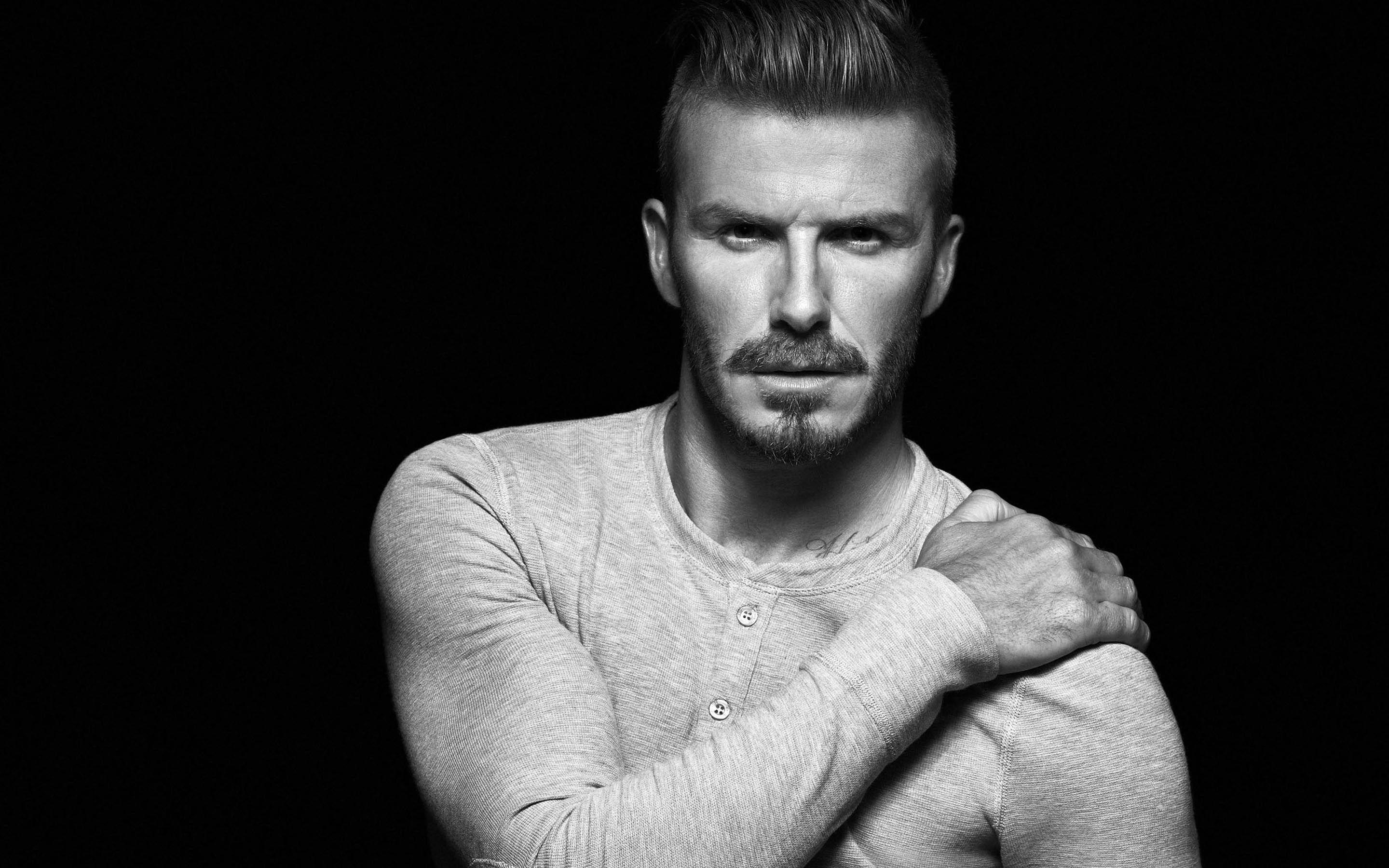 2880x1800 David Beckham Celebrity and Model Photo Gallery Black and White Is