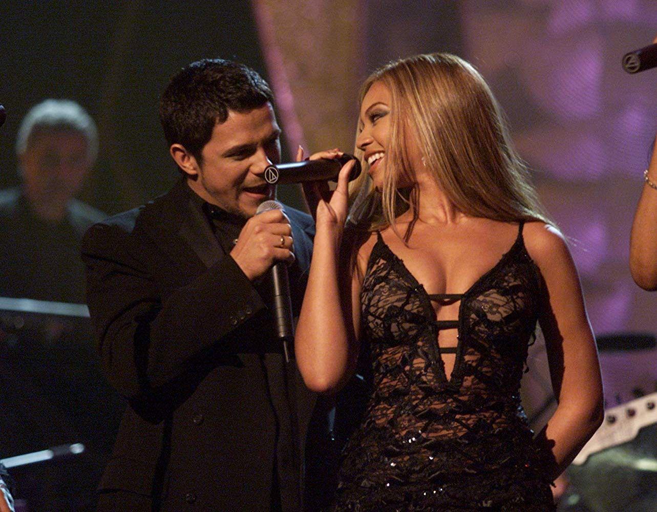 1283x1000 Your burning questions about Alejandro Sanz: ANSWERED