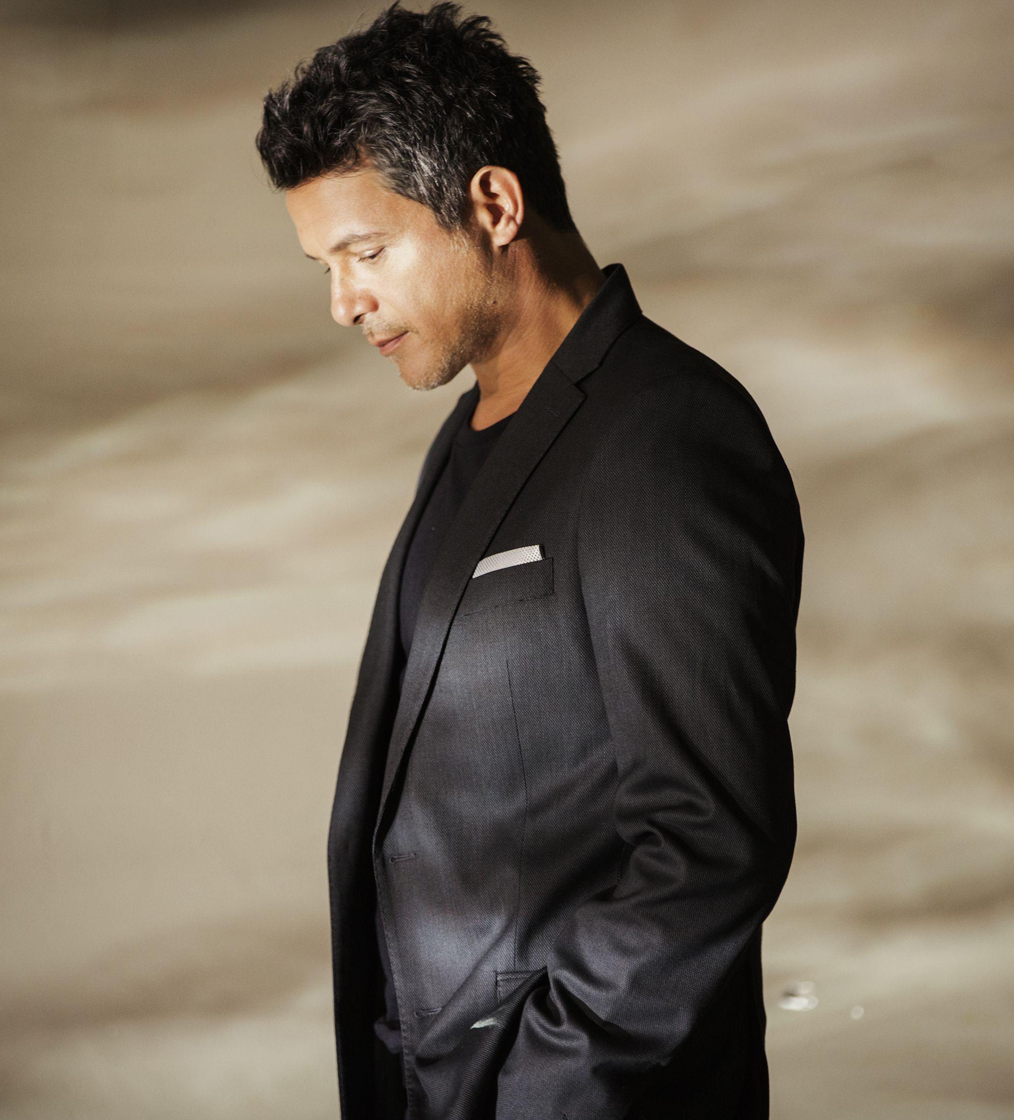 1992x2200 Alejandro Sanz Wallpaper Pack Download