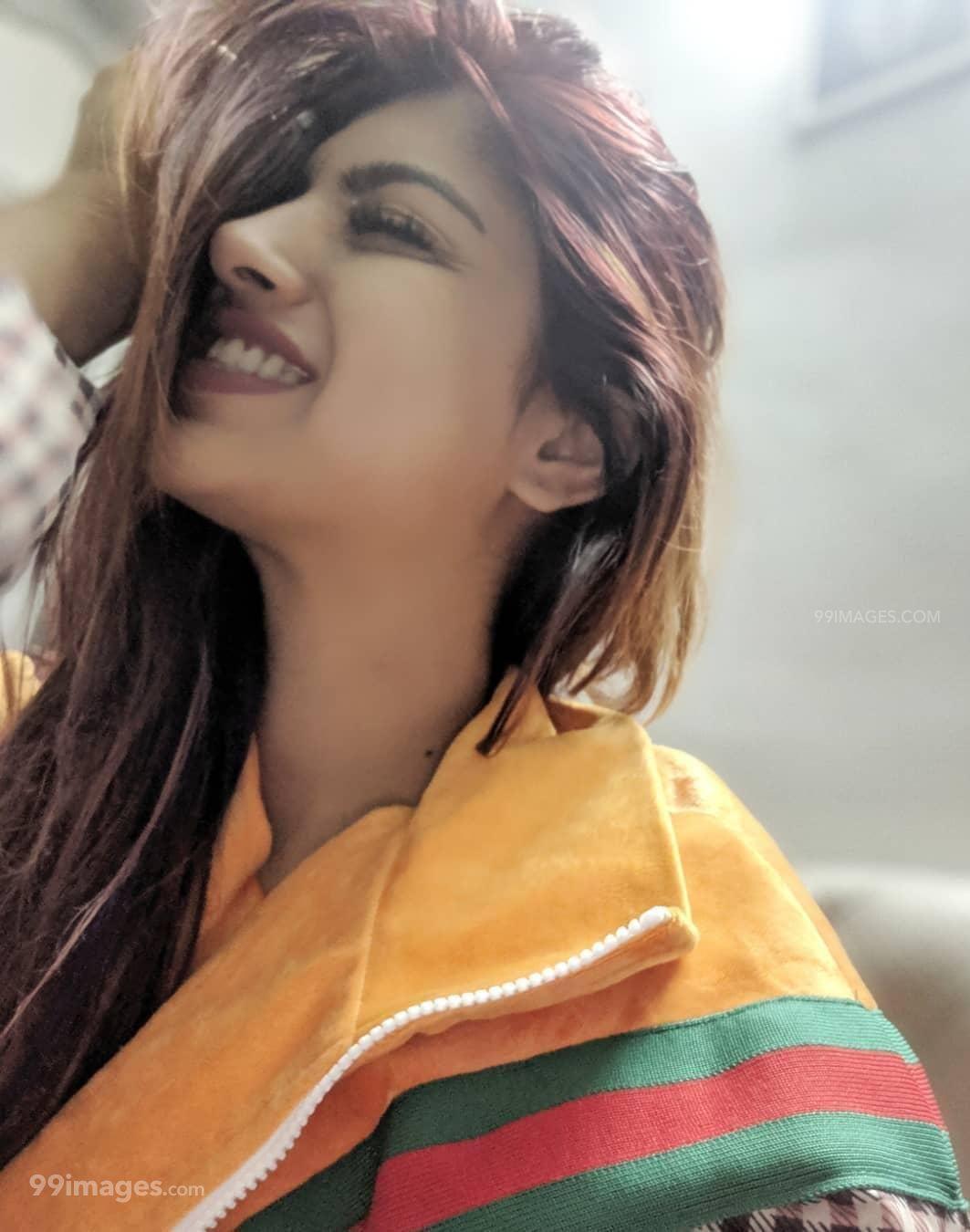 1063x1350 Akanksha Puri Hot HD Photo & Wallpaper for mobile