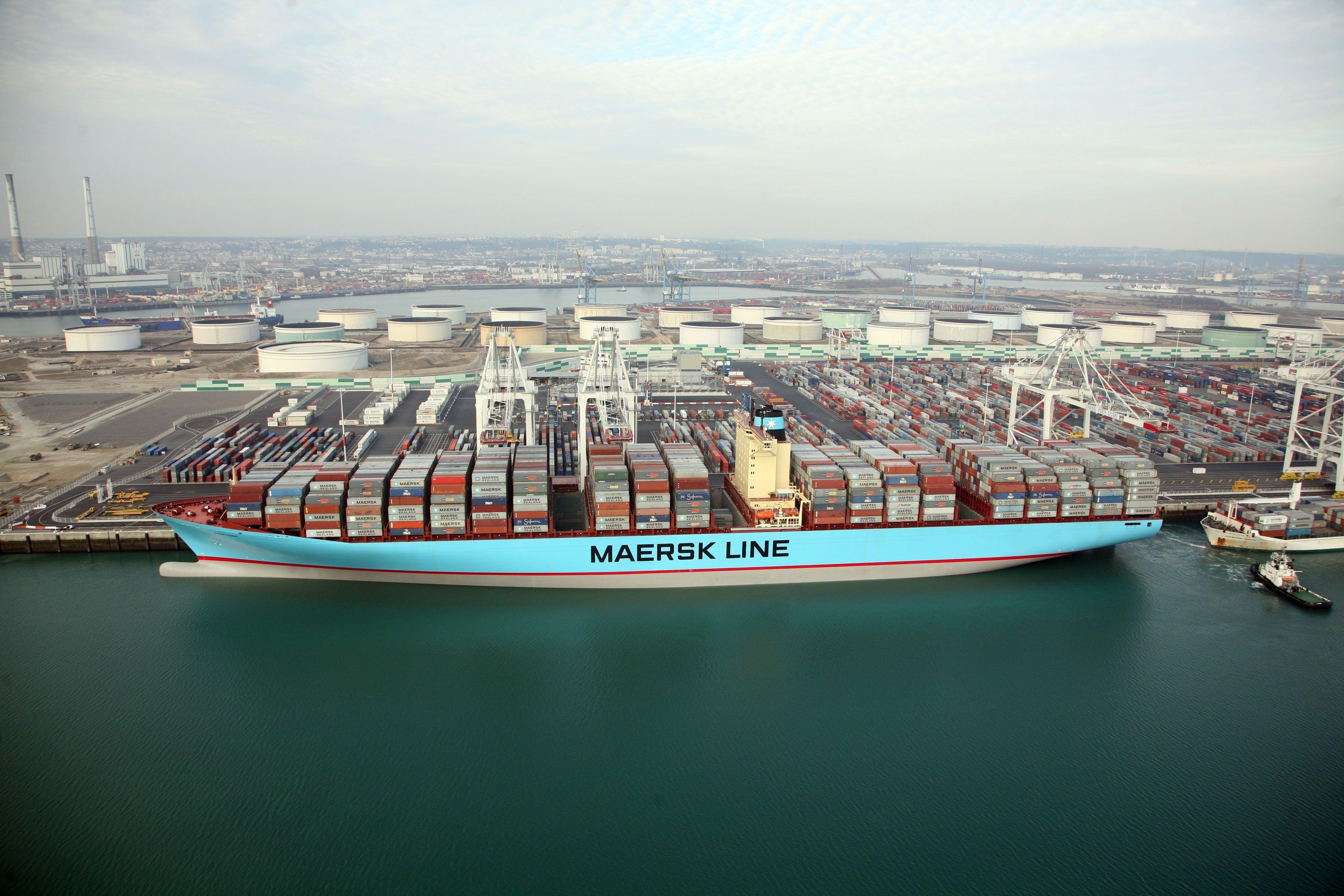 4368x2912 Download 4368x2912 Bay containers maersk line container ships