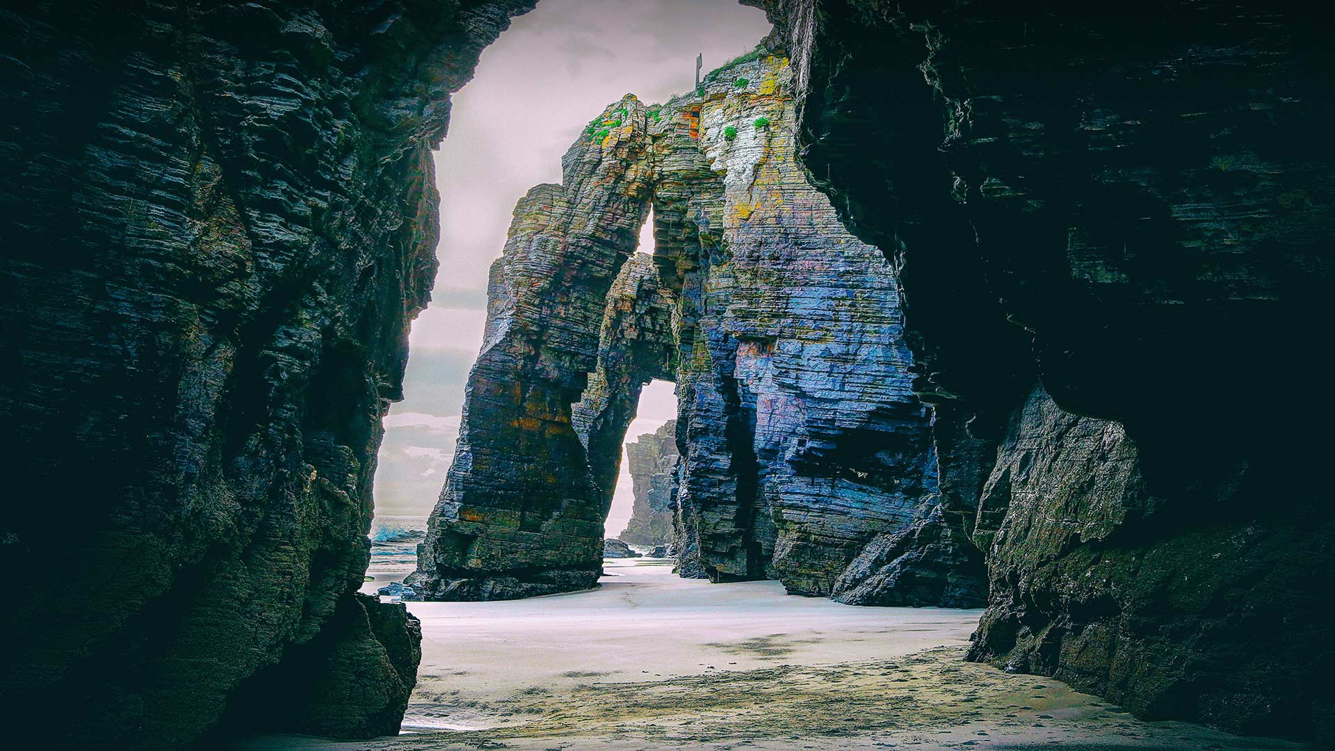 1920x1080 Las Catedrales Beach
