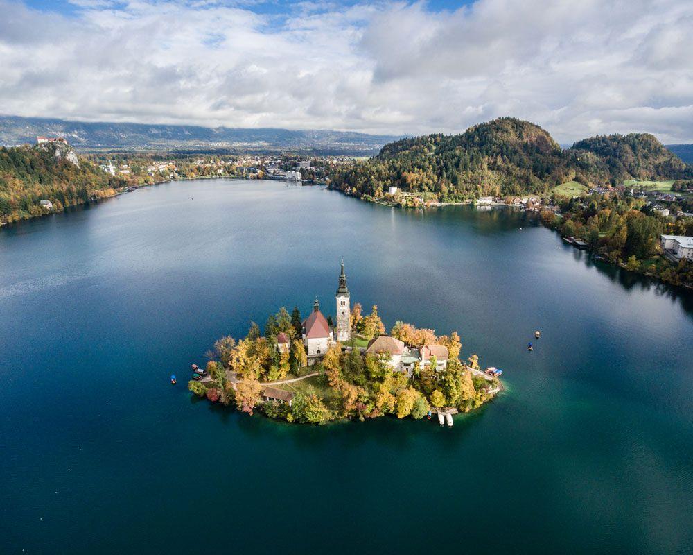 1000x800 Desktip Wallpaper from Lake Bled, Slovenia, by Jeff Bartlett Media