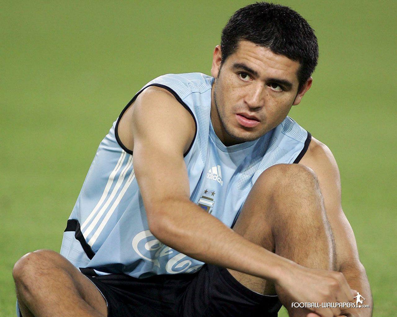 1280x1024 Farewell to Juan Roman Riquelme: Rebel with a pause