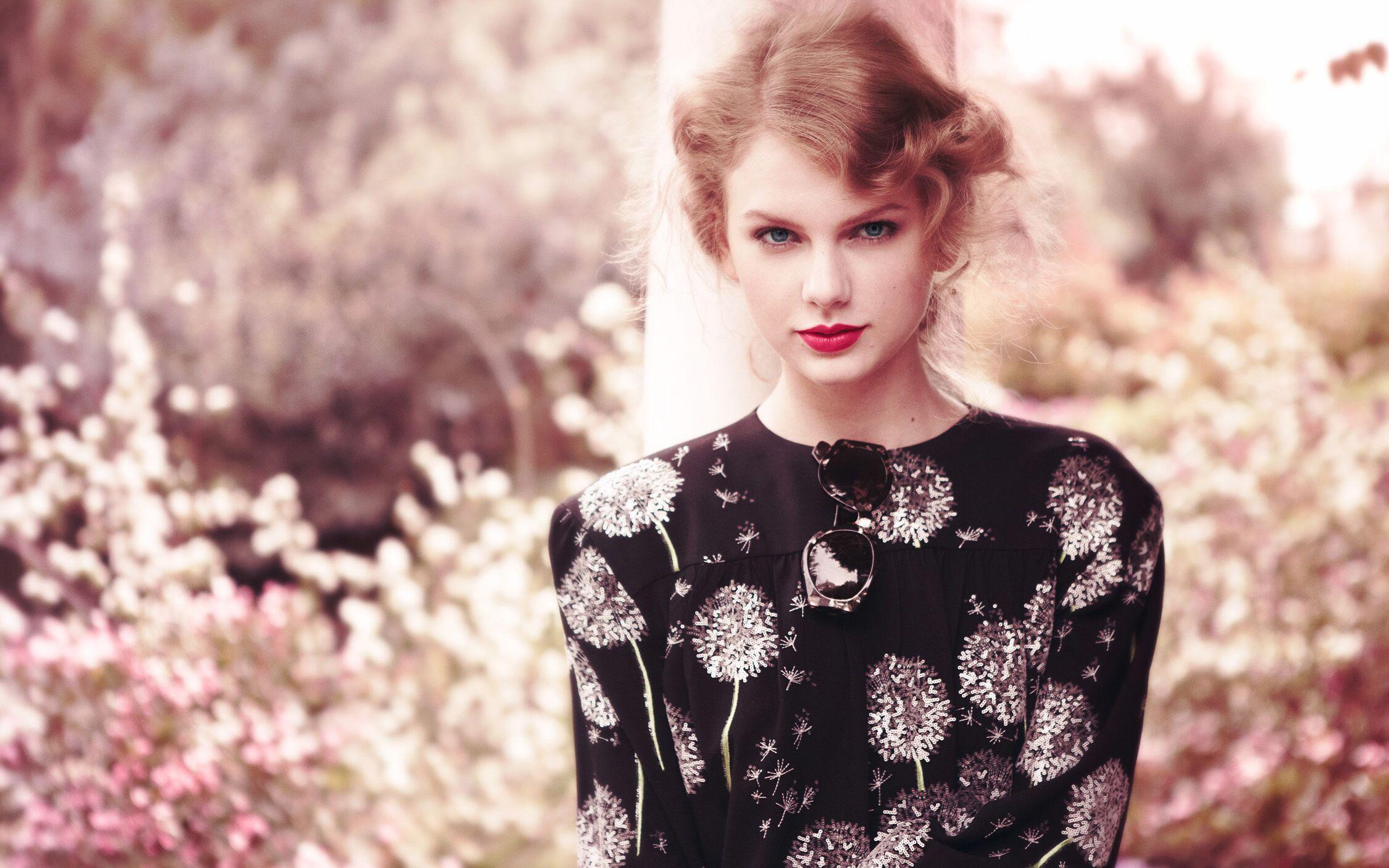 2250x1406 Taylor Swift HD Wallpaper