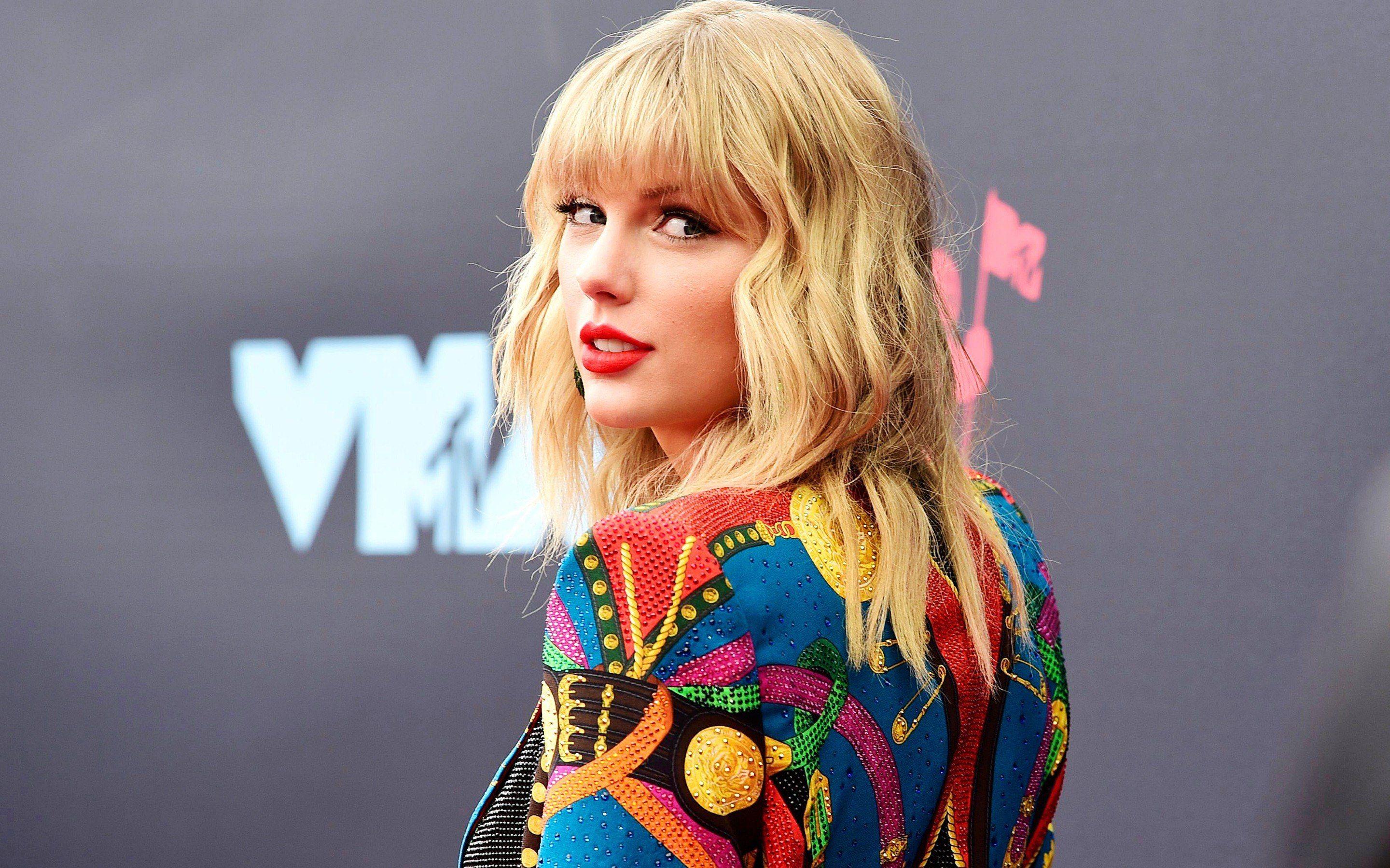 2880x1800 Taylor Swift Best HD Wallpaper 45337