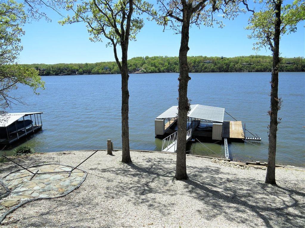 1024x768 Amazing view of the Main Channel of Lake of the Ozarks