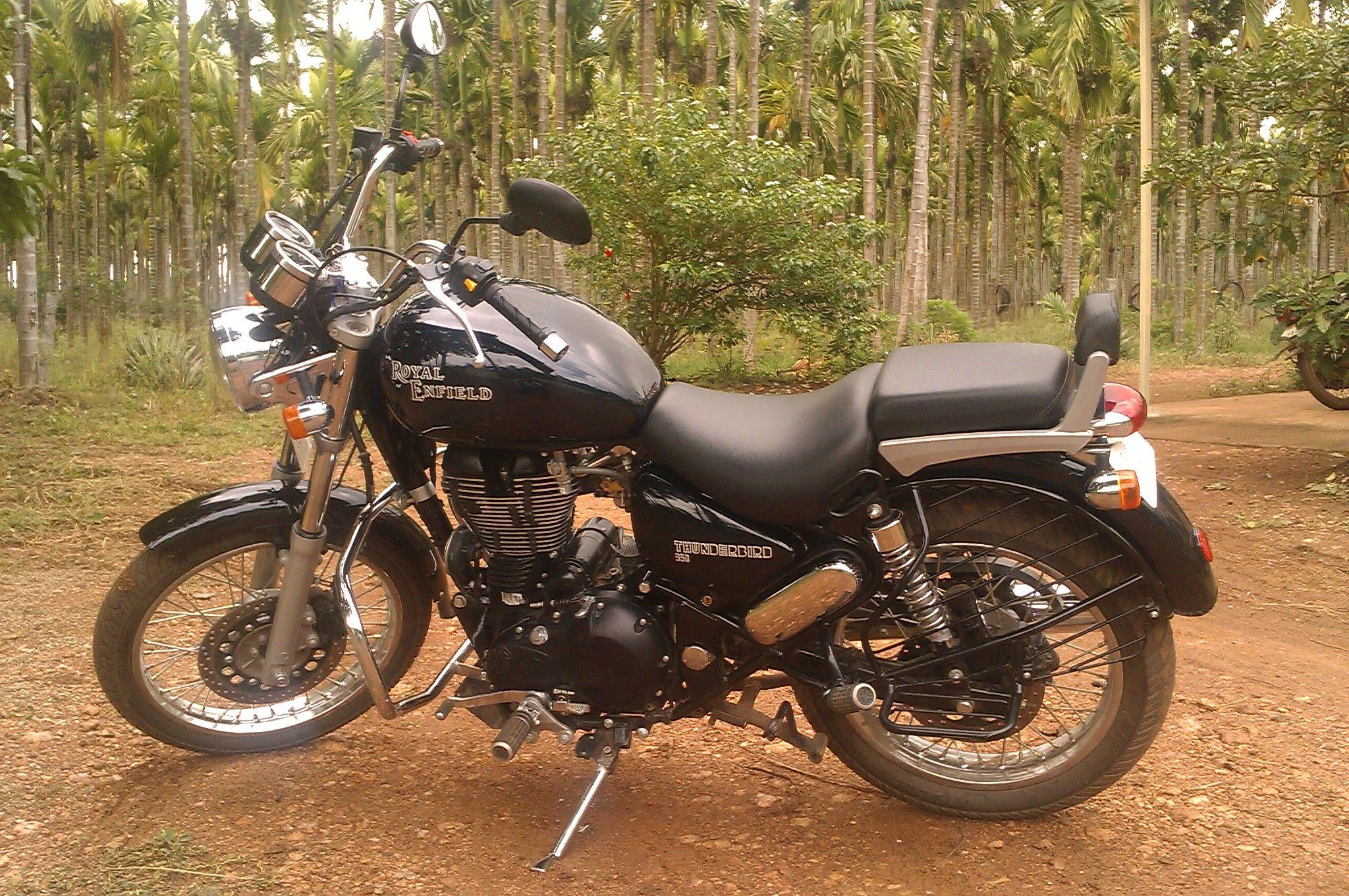2048x1360 Royal Enfield Thunderbird