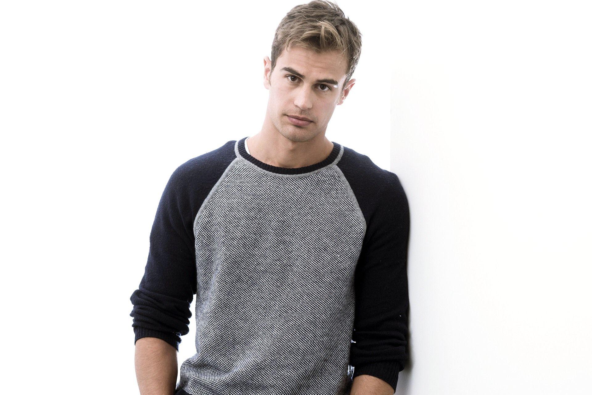 Theo James Wallpapers - Top Free Theo James Backgrounds - WallpaperAccess