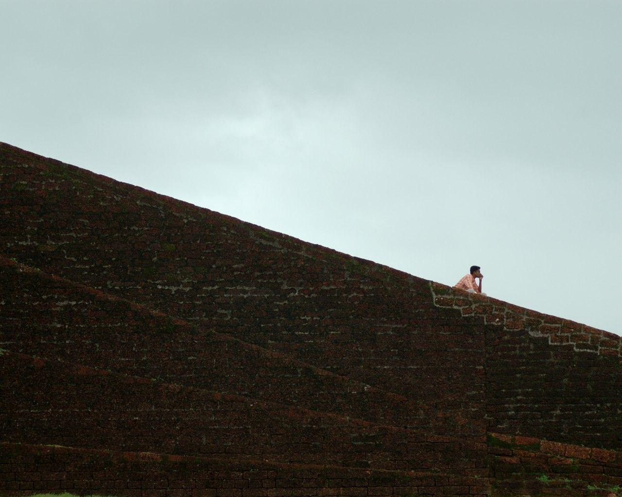1280x1024 Image: thinking man