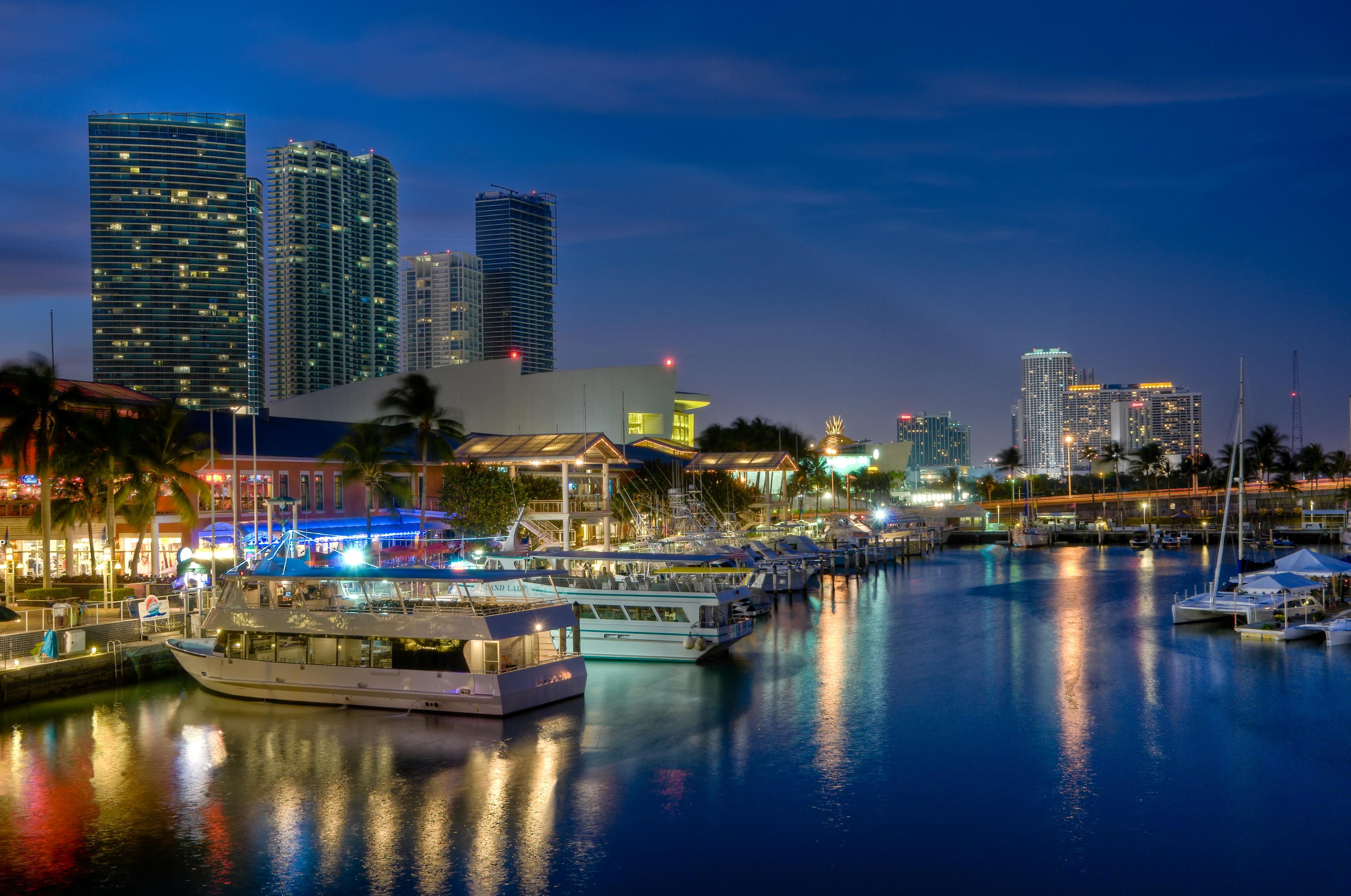 4318x2865 Wallpaper for Walls in Miami