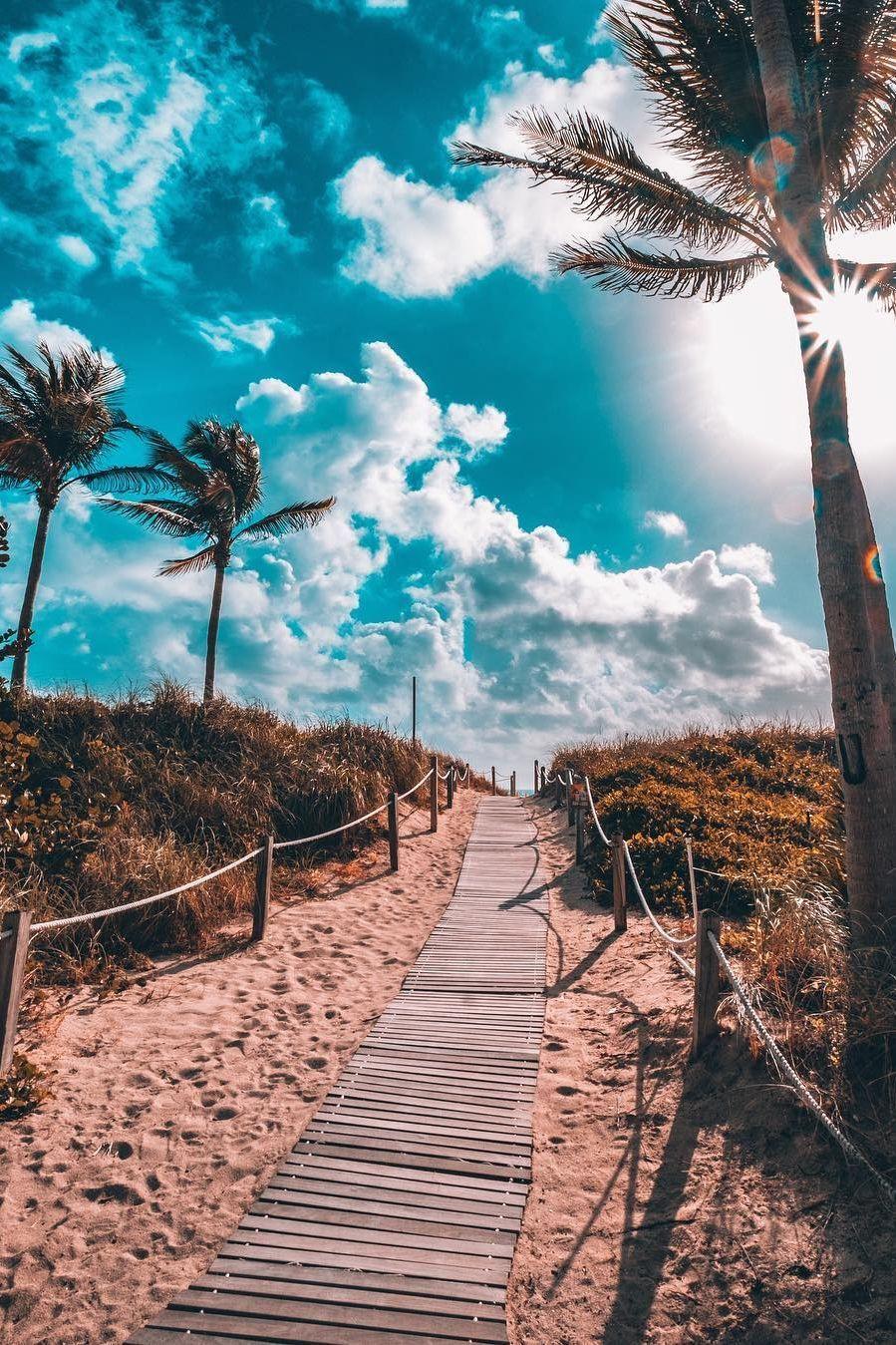 899x1349 zach. 21. instagram: harriszach. lsleofskye: Miami Beach South