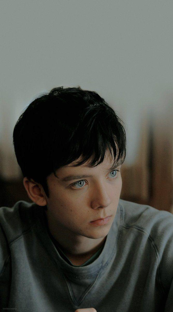 668x1200 Asa Butterfield And Harrison Osterfield Lockscreenspic