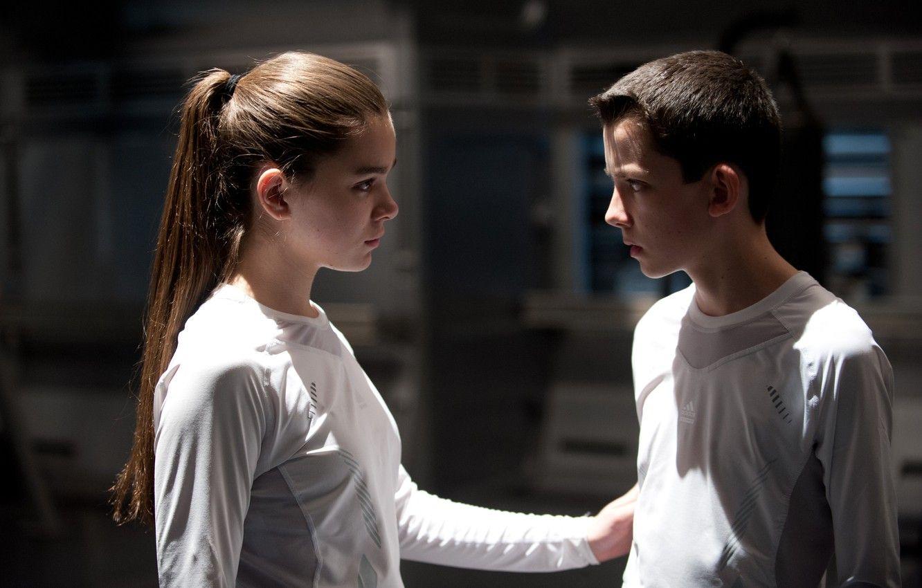 1332x850 Wallpaper The Game Ender, Hailee Steinfeld, Asa Butterfield image