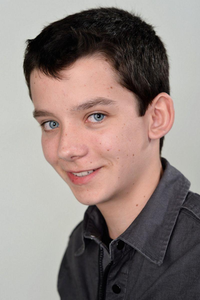 799x1200 Asa Butterfield wallpaper