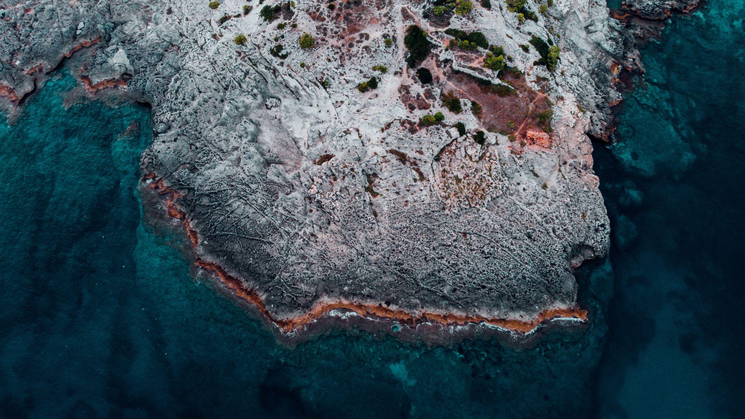 2560x1440 Download wallpaper 2560x1440 ocean, shore, aerial view, water
