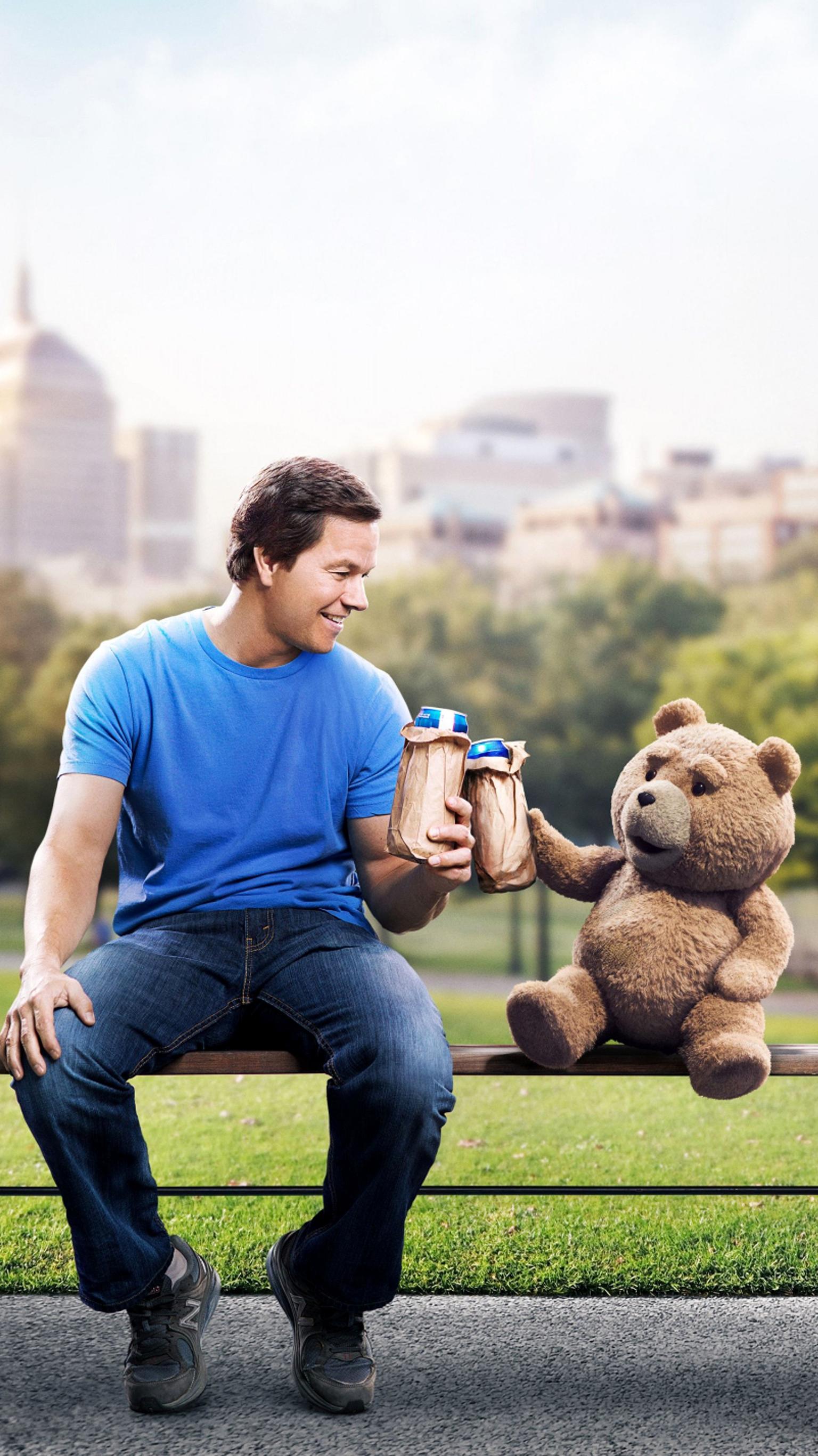 Ted is looking for a. Тед фильм 2. Фильм Тед третий лишний 2. Тед Клаберленг. Третий лишний 2 Постер.