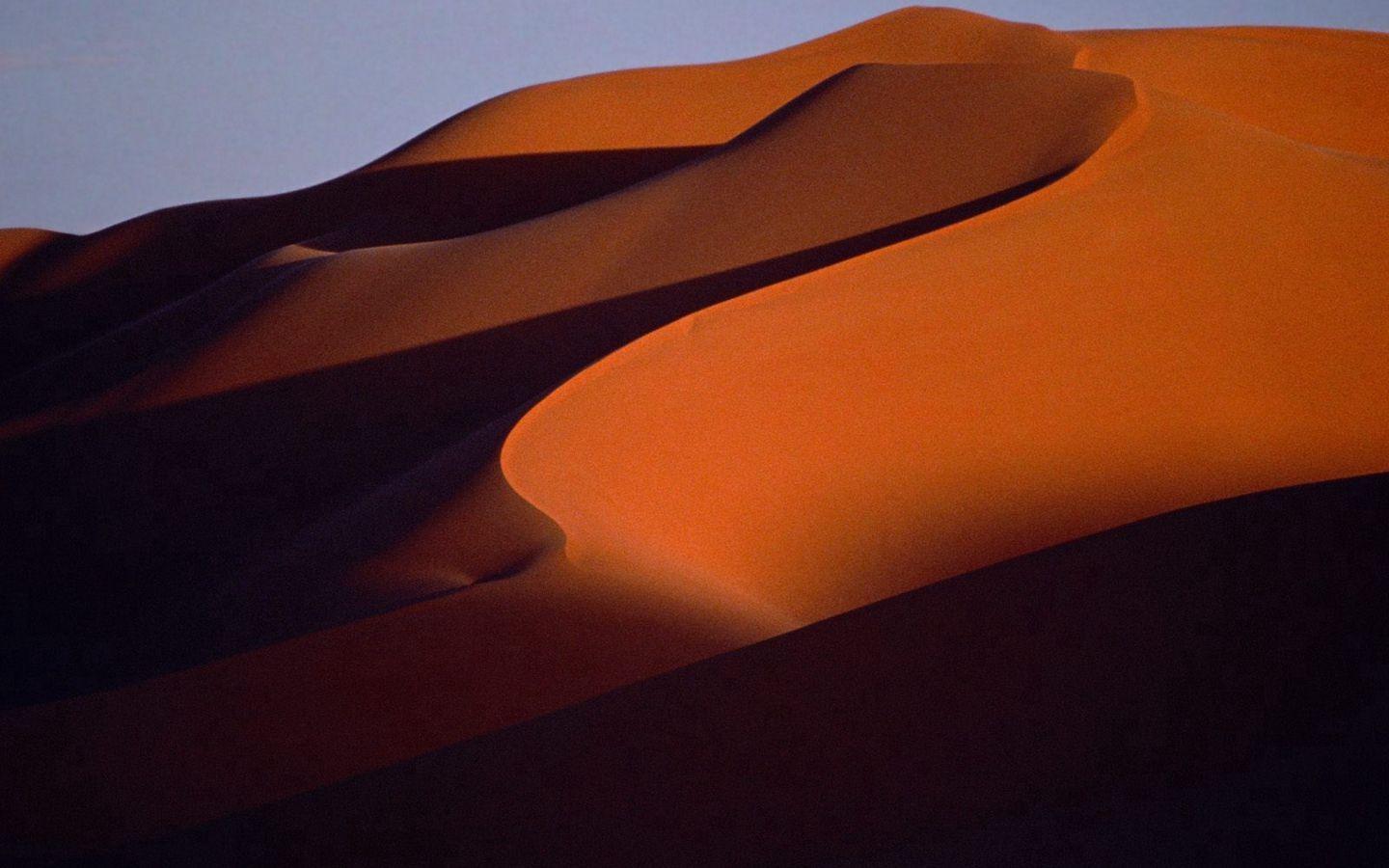 1440x900 Download wallpaper 1440x900 desert, sand, dunes, mountains, lines