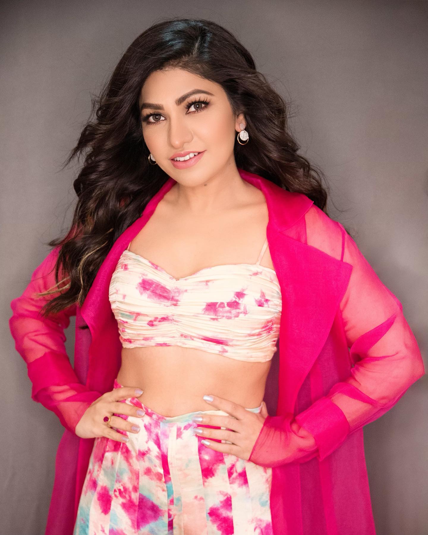 1440x1800 Tulsi Kumar