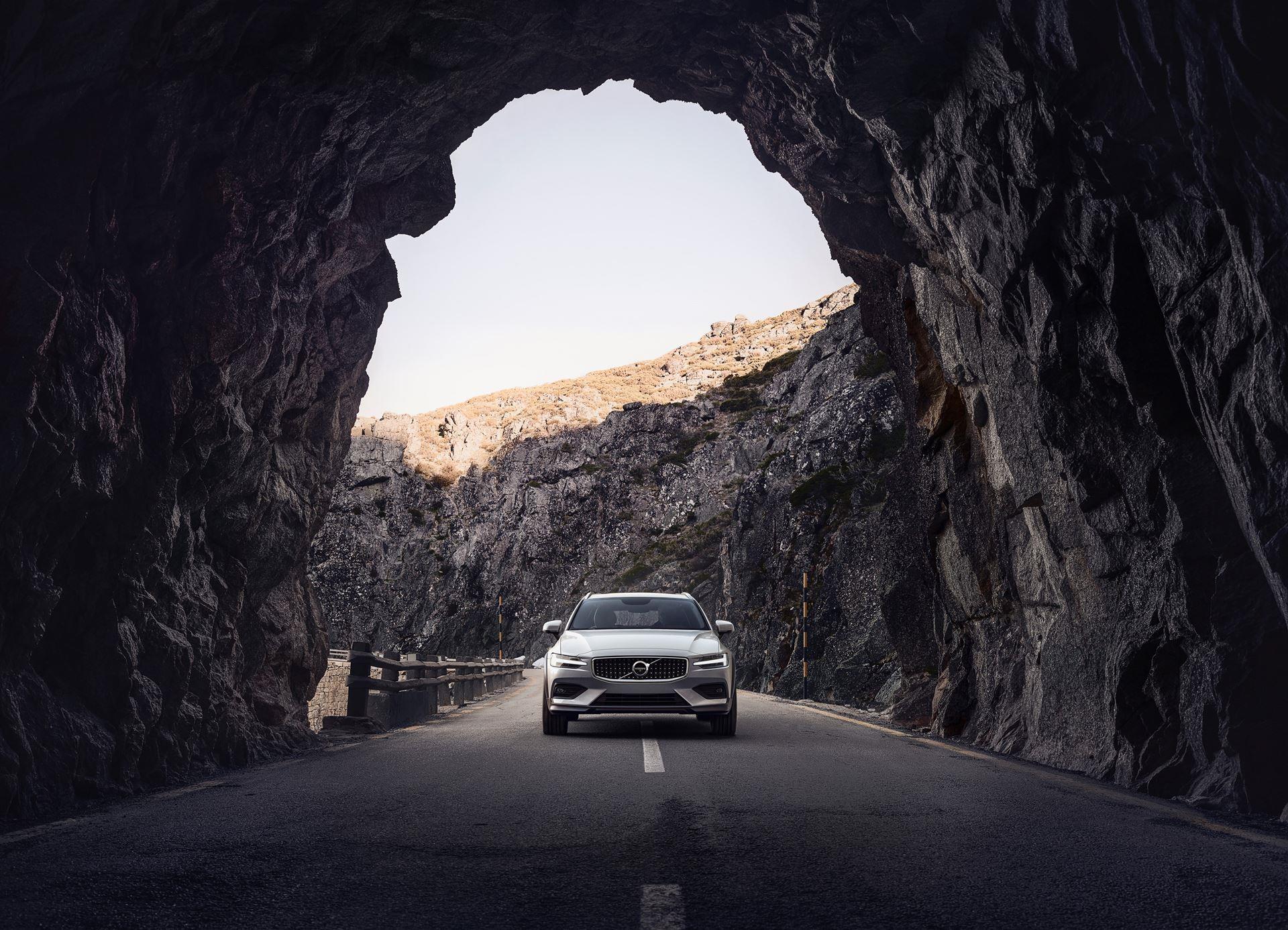 1920x1387 Volvo V60 Cross Country (2019) : WALLPAPERS For Everyone