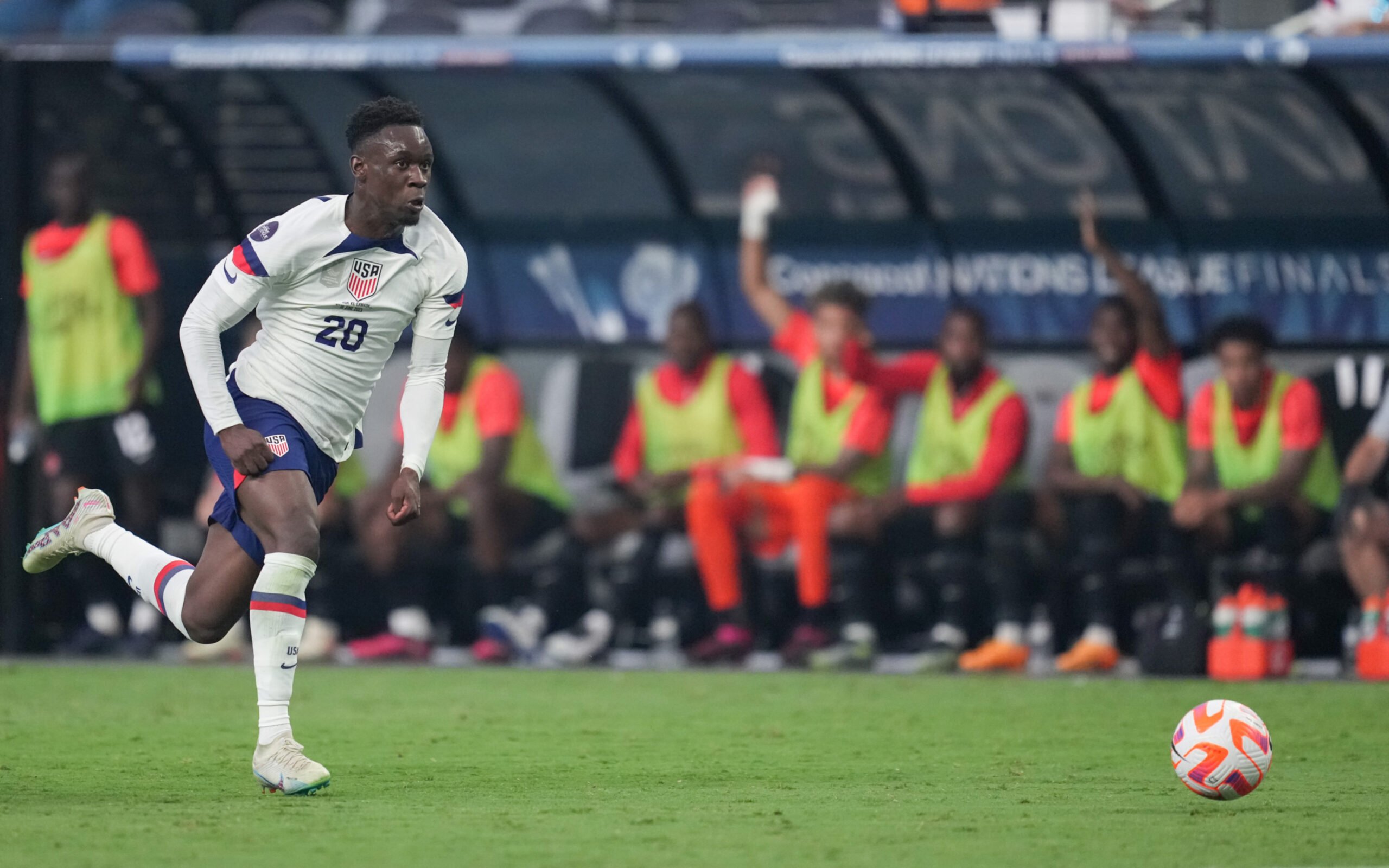 2560x1600 Folarin Balogun