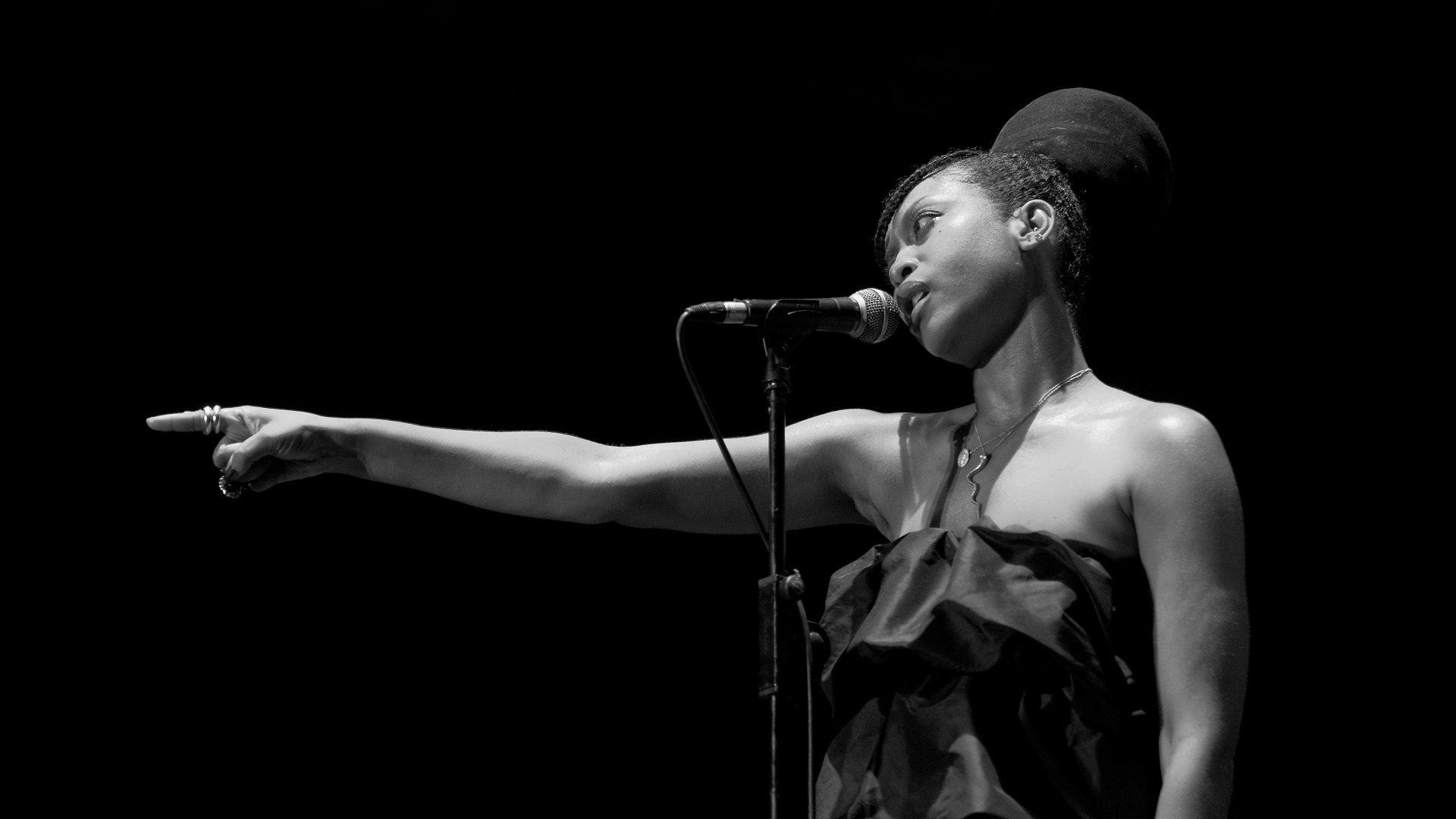 Erykah Badu Wallpapers - Top Free Erykah Badu Backgrounds - WallpaperAccess