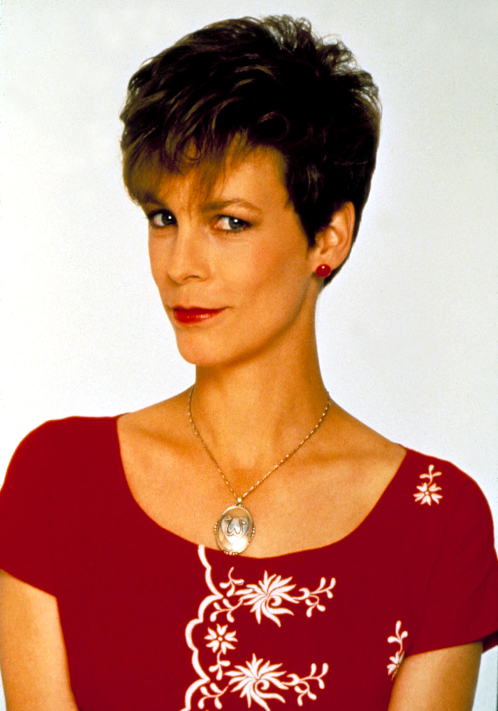 From Scream Queen To Meme Queen: Jamie Lee Curtis' Viral Moment - 0g2s3p9