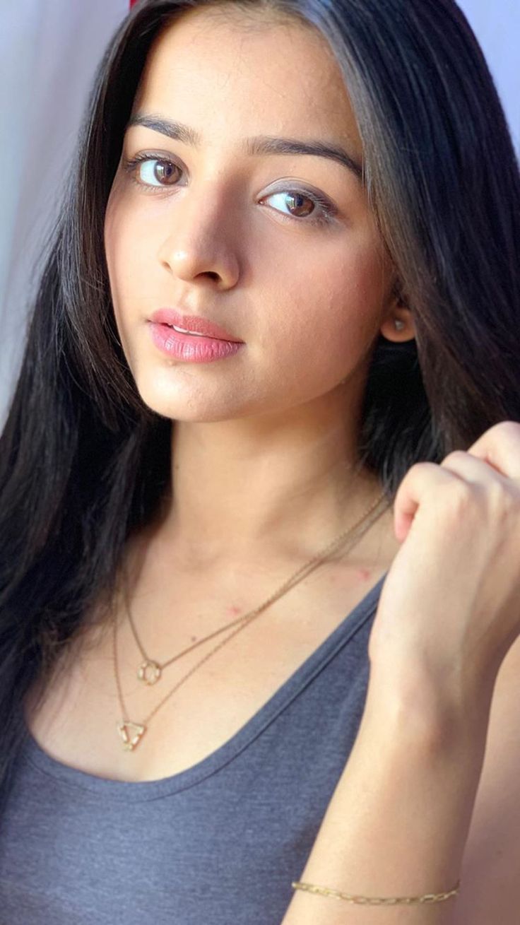 736x1309 Mahima makwana